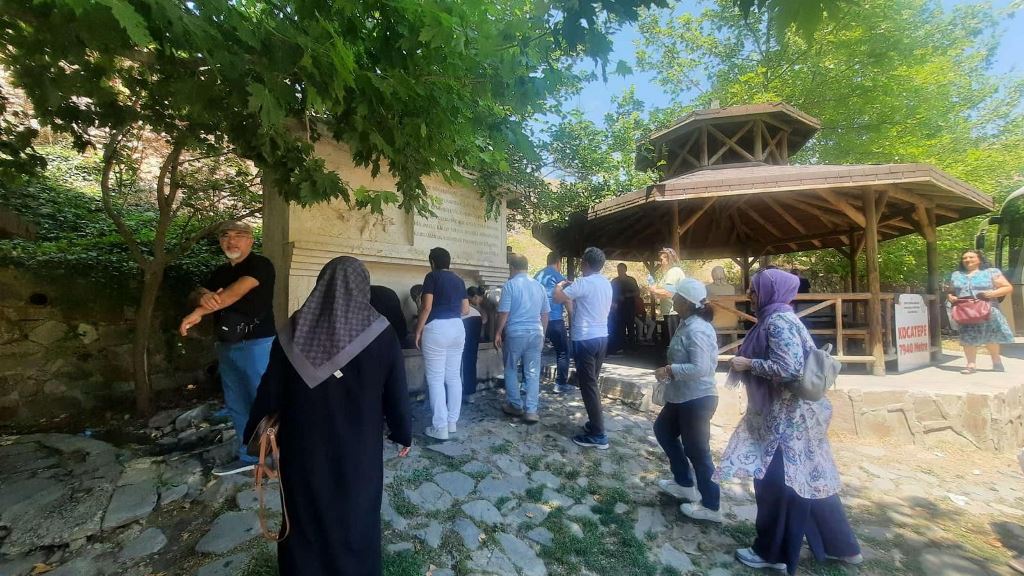 AFYON'DA KEŞKEK VE DOSTLUK RÜZGÂRI