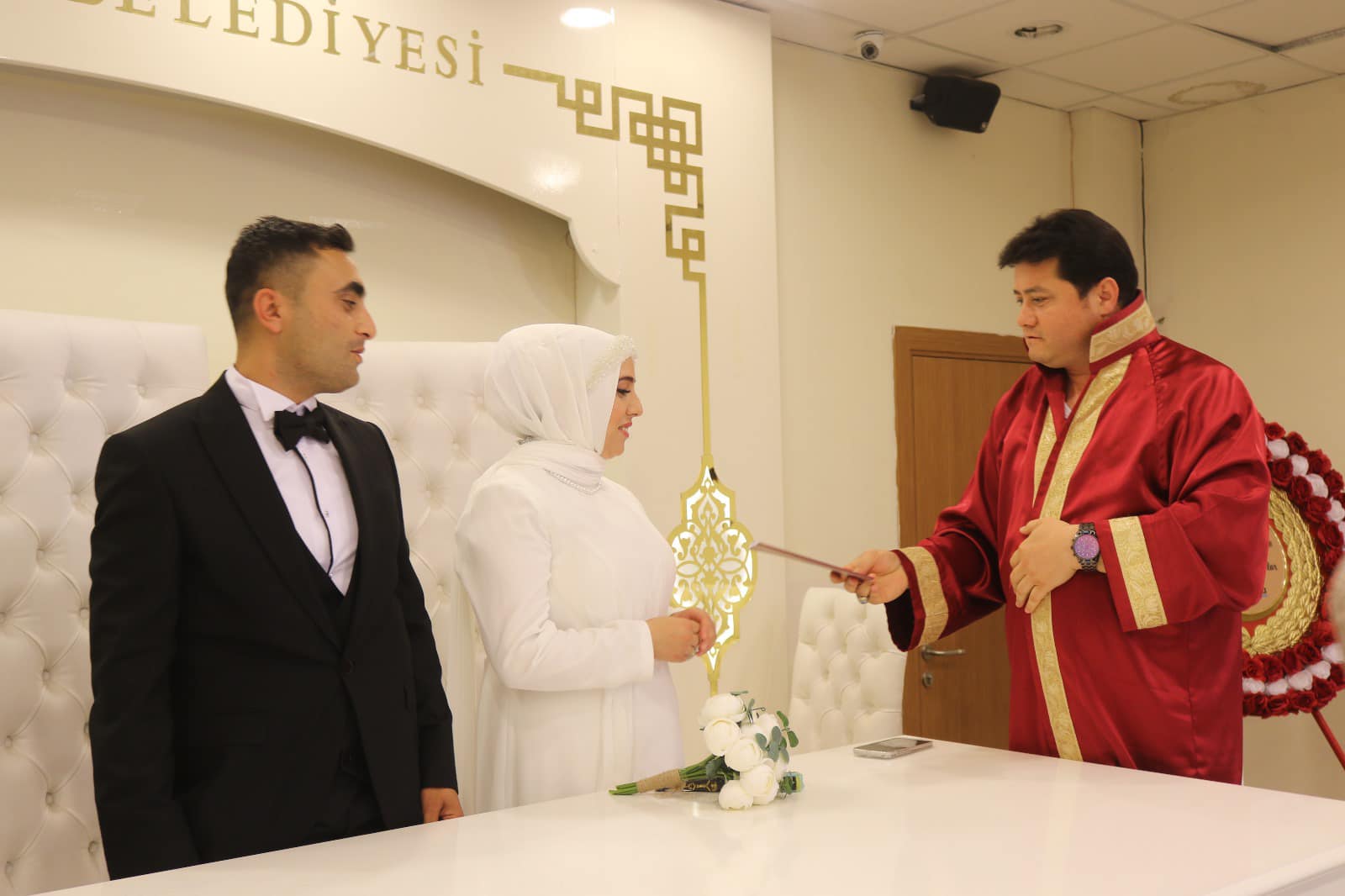Çiftin Mutlu Anlarını Başkan Aynacı Paylaştı