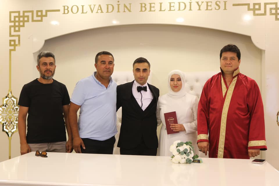 Çiftin Mutlu Anlarını Başkan Aynacı Paylaştı