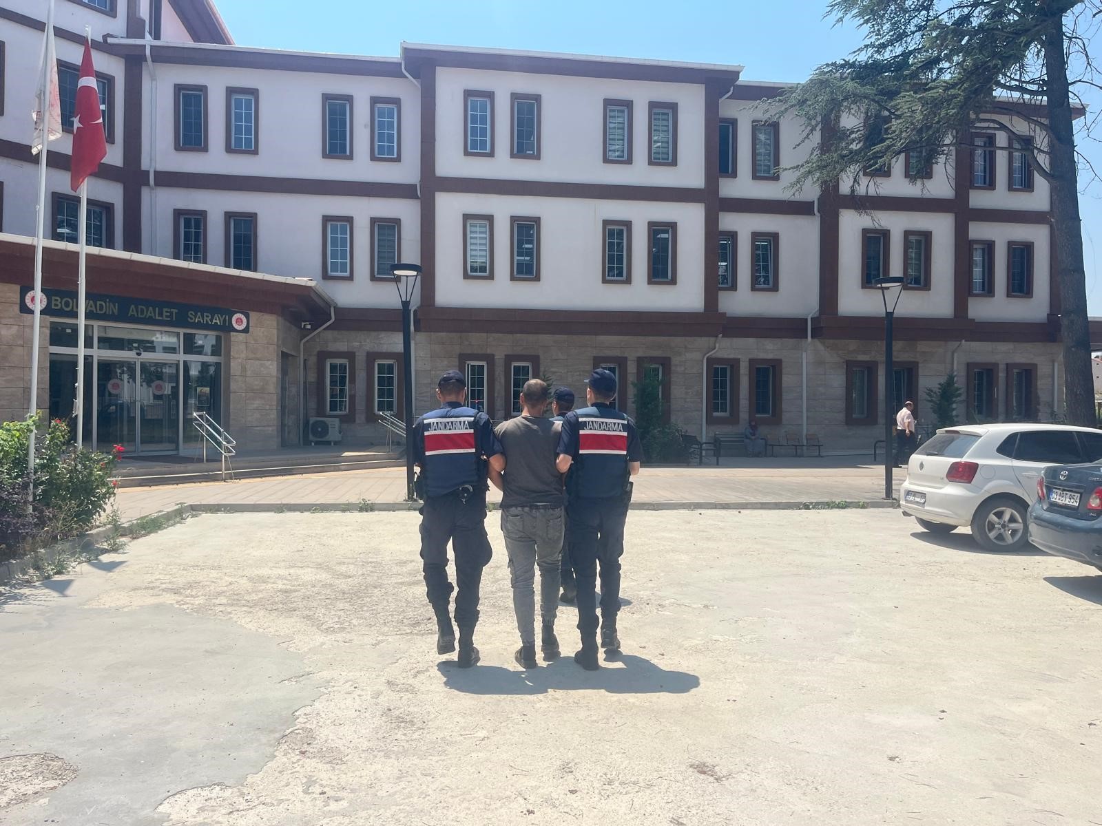 AFYONKARAHİSAR’DA KASTEN YARALAMA SUÇUNDAN ARANAN KİŞİ YAKALANDI