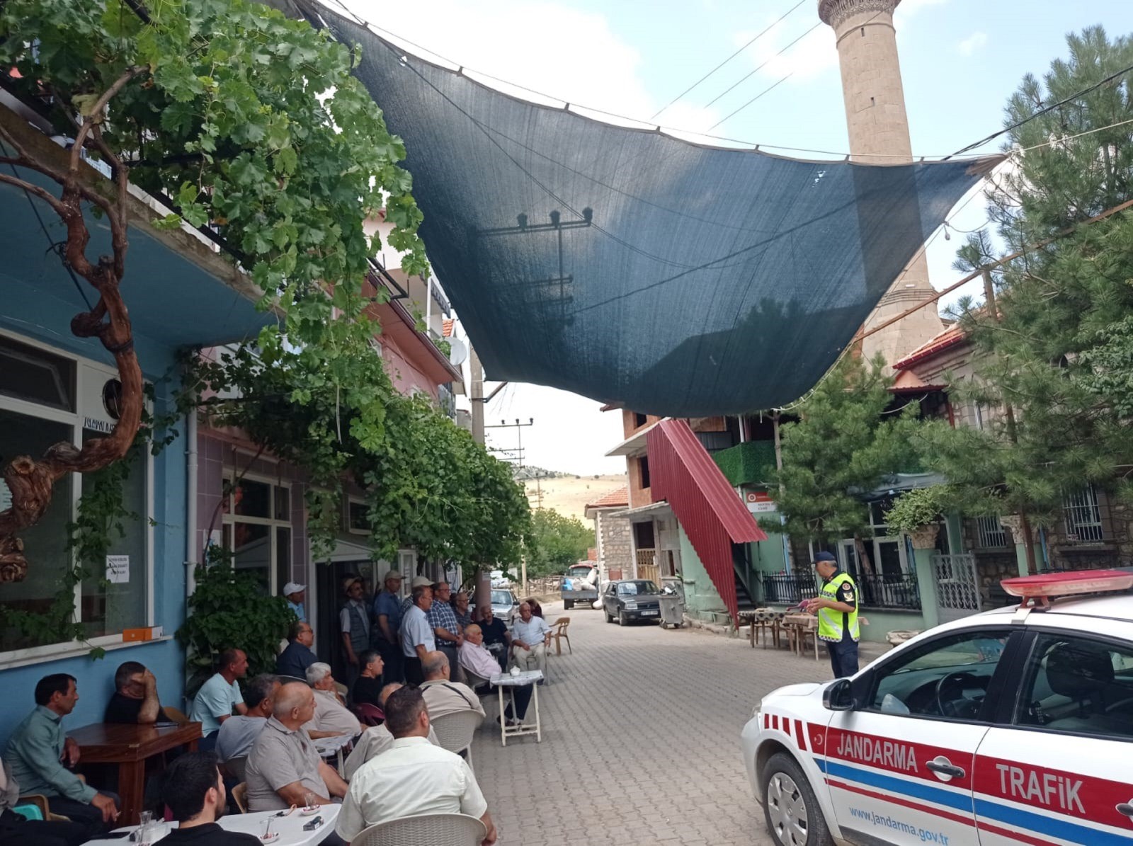 Jandarma Afyon’da Trafik Eğitimlerine Devam Ediyor…