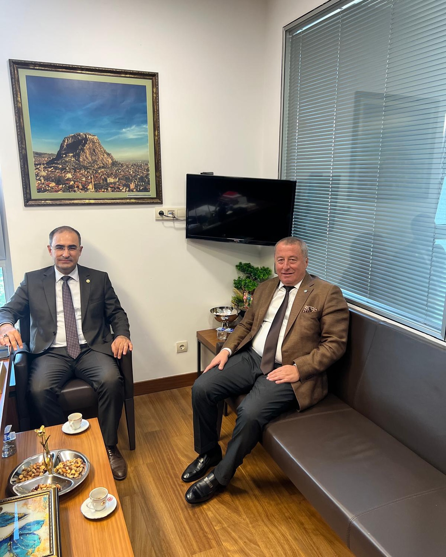 Afyon Siyasetinde Özlenen Kare Görüşleri Farklı Sevdaları Aynı