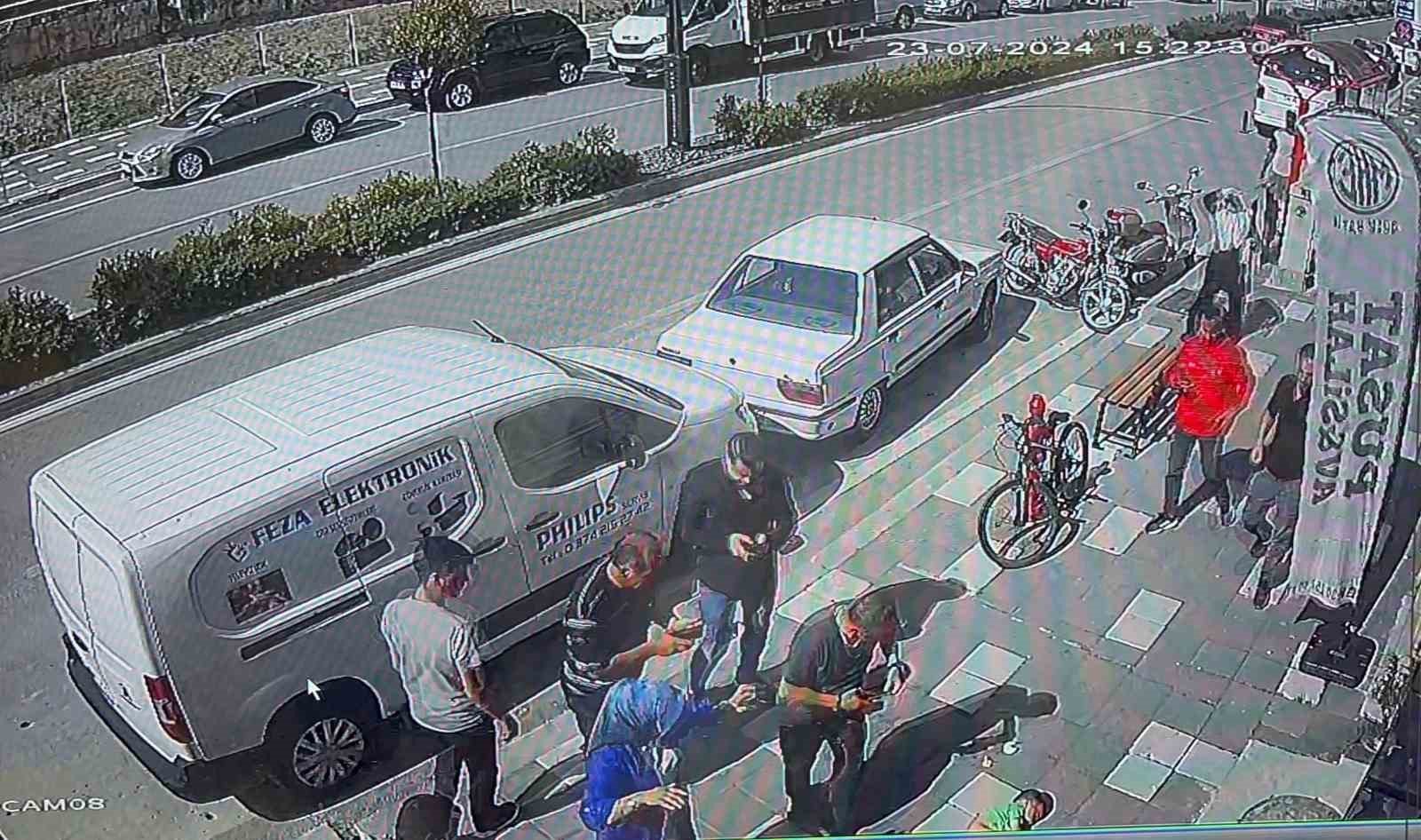 2 Yaşındaki Bebek İkinci Kattan Aşağı Düştü!