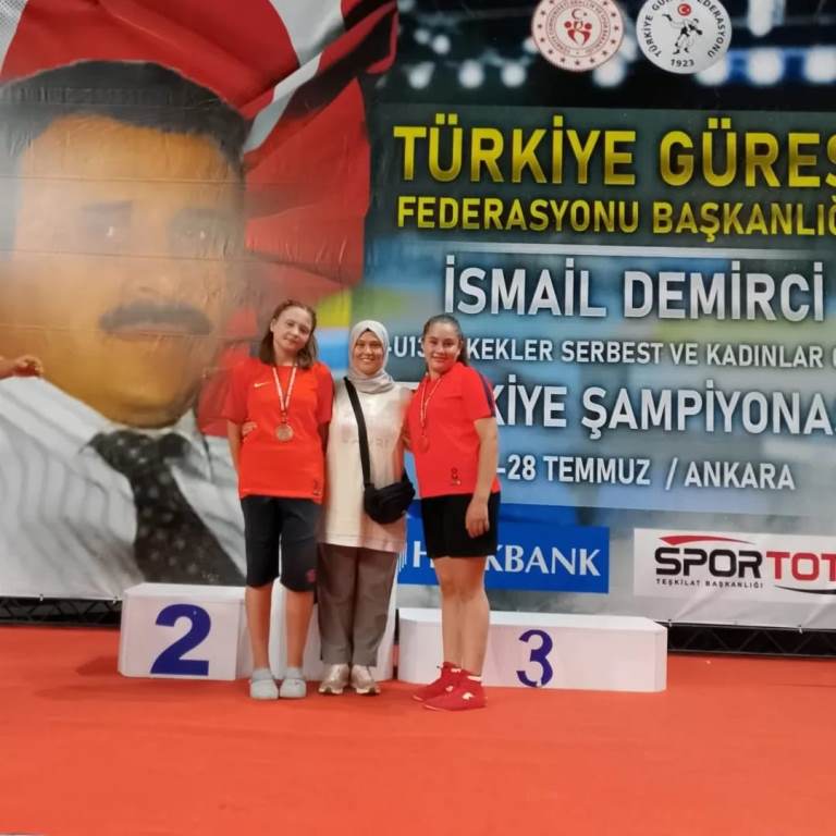 AFYONKARAHİSARLI SPORCULAR'DAN BÜYÜK BAŞARI  