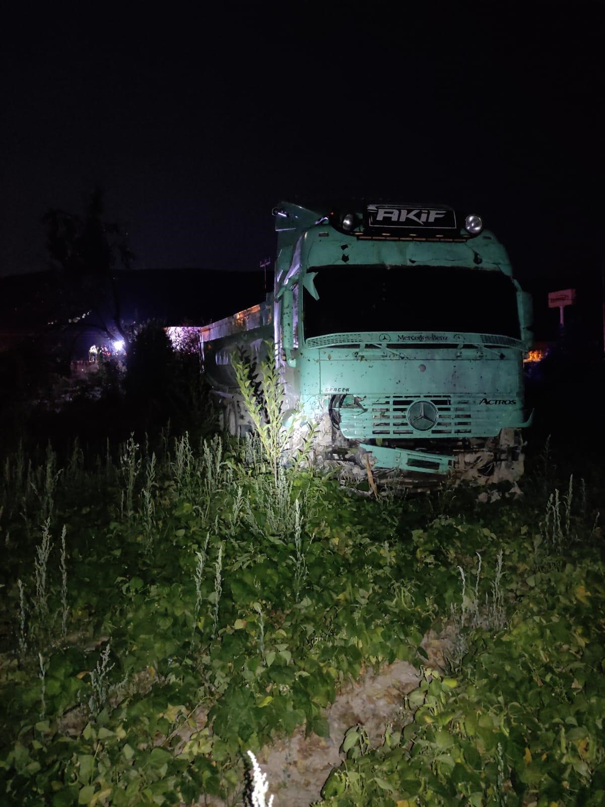 Afyonkarahisar’da Feci Kaza: Tır Otomobille Çarpıştı!