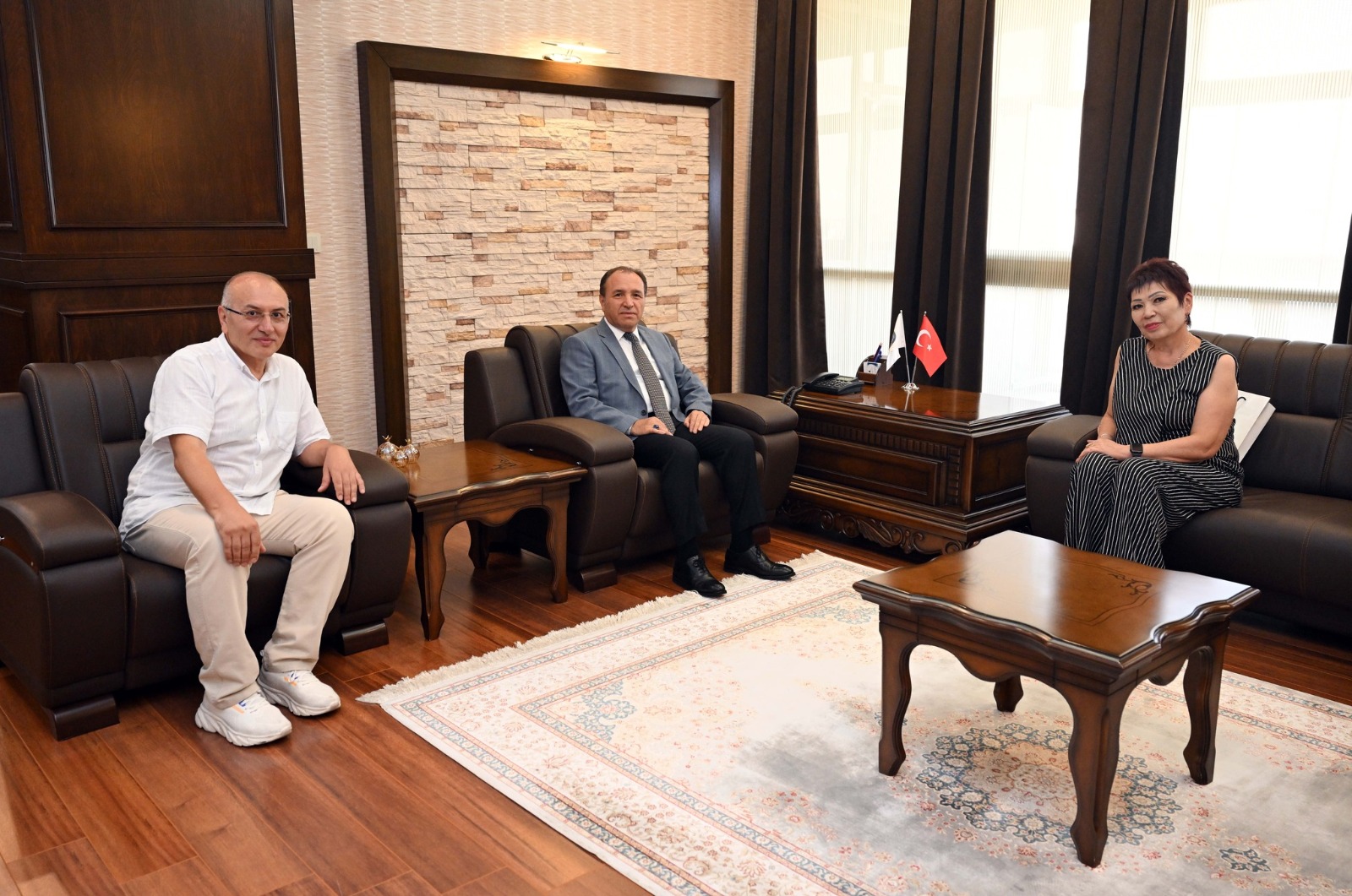 KAZAKİSTAN POLİTEKNİK KOLEJİ MÜDİRESİ AYGÜL SIZDIKOVA'DAN AFYON KOCATEPE ÜNİVERSİTESİ'NE ZİYARET