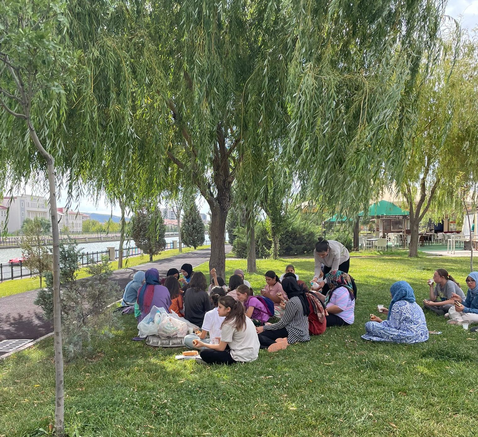 TAM GÜN YAZ KURSLARI DEVAM EDİYOR