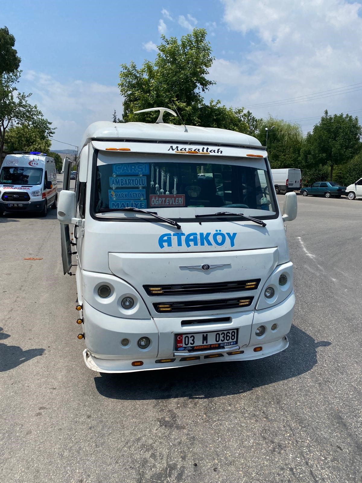 Dolmuşun Mopetle Çarpıştı: Kazada 3’ü Çocuk 5 Kişi Yaralandı