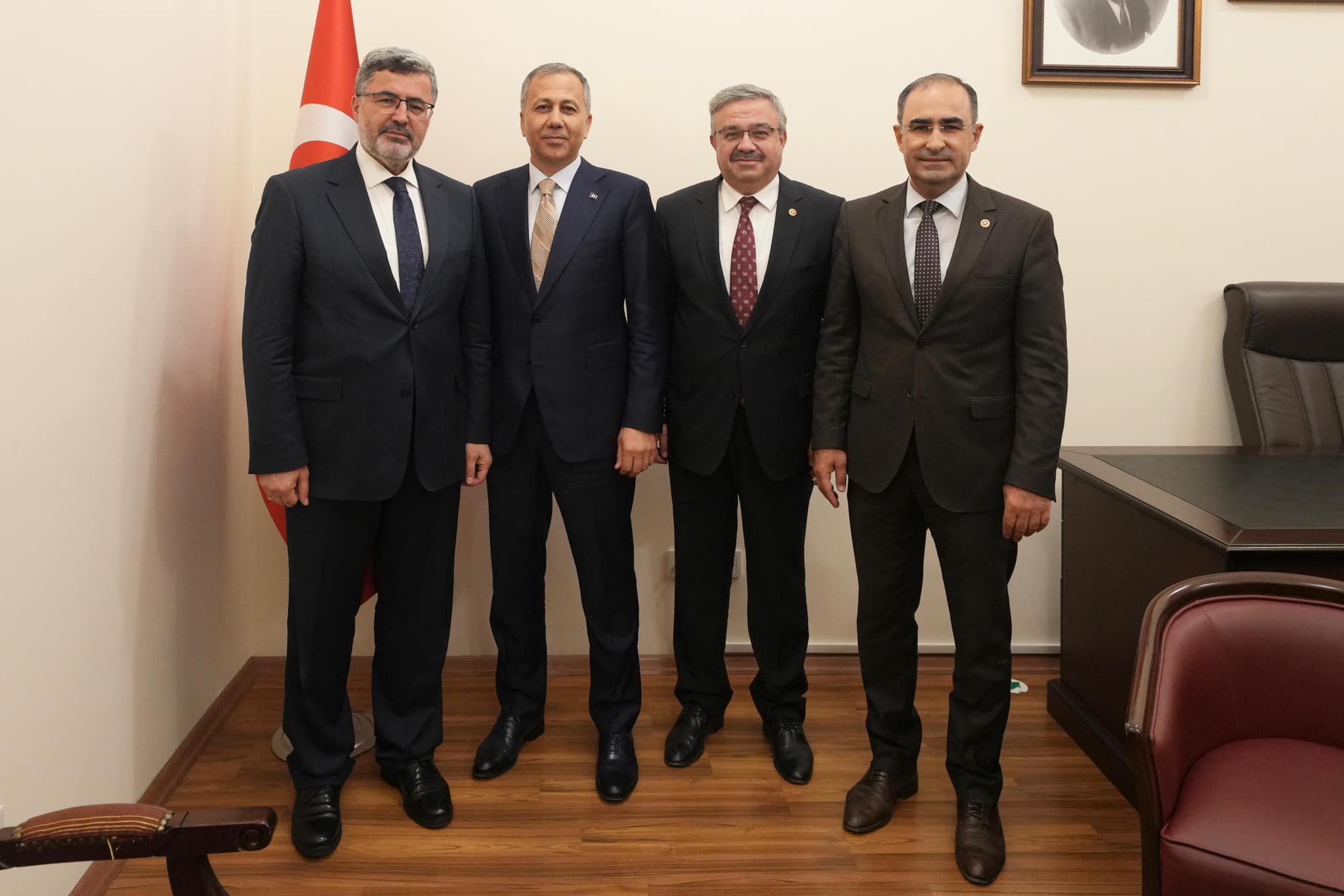 AK PARTİ MİLLETVEKİLLERİ BAKAN YERLİKAY’YI ZİYARET ETTİ