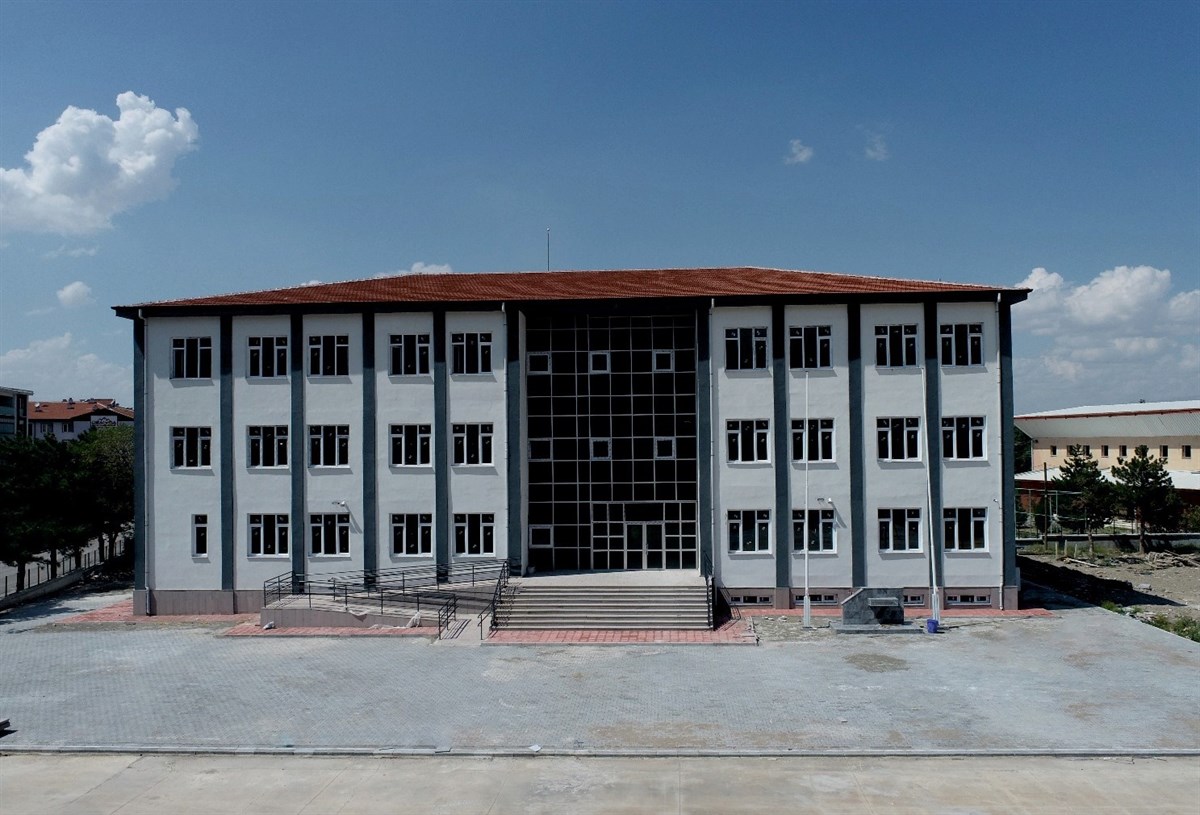 Merkezi Yatırımlar Sürüyor Özel İdare Çalışıyor
