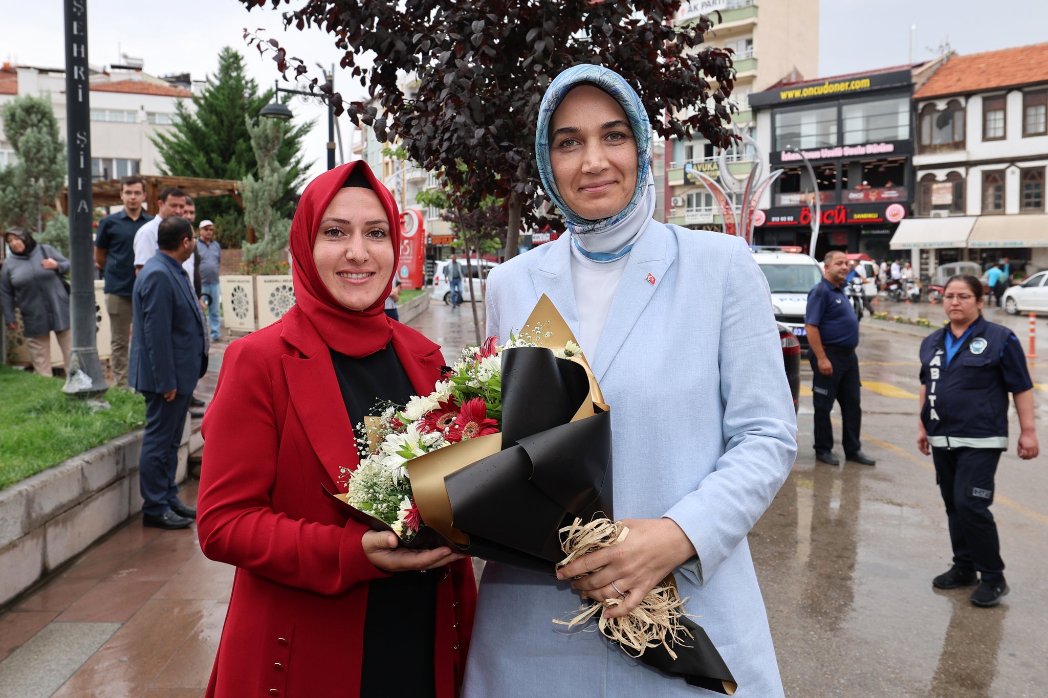 Vali Yiğitbaşı Belediyeyi Ziyaret Etti Halk Buluşmasının Rotası Sandıklı Oldu