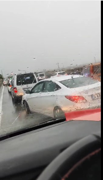 Afyonkarahisar Çevre Yolunda Kaza: Trafik Kısa Süreliğine Kilitlendi!