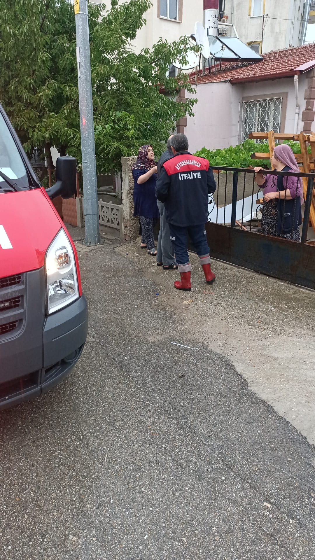 AFYONKARAHİSAR'DA SAĞANAK YAĞIŞ HAYATI OLUMSUZ ETKİLEDİ!