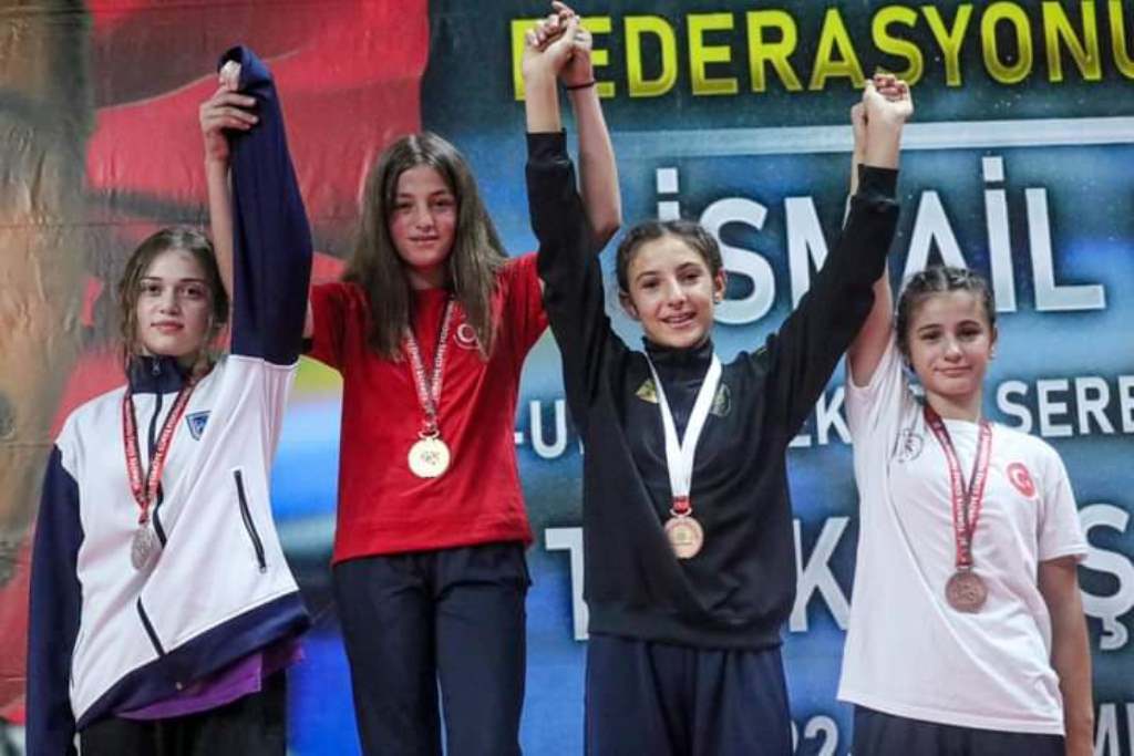 TAŞOLUK SK'DAN U-13 TÜRKİYE GÜREŞ ŞAMPİYONASI'NDA BÜYÜK BAŞARI