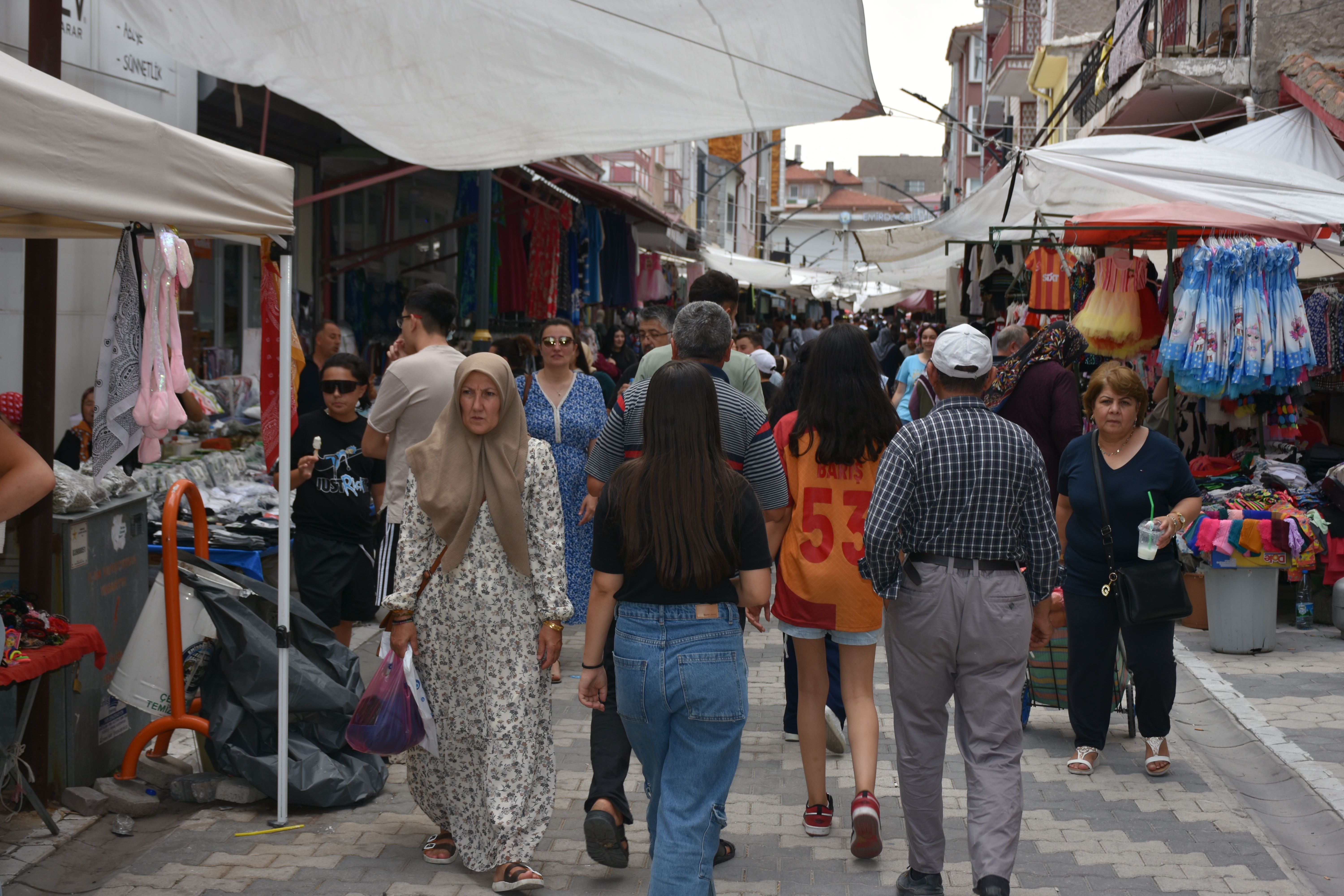 EMİRDAĞLILAR BELÇİKALILARIN DAMAK TADINI DEĞİŞTİRDİ