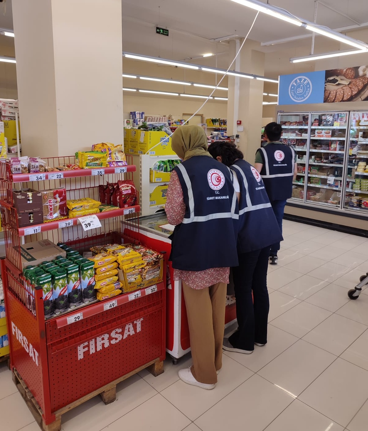 Haksız fiyat, stokçuluk ve fiyat etiketi denetimleri sürüyor