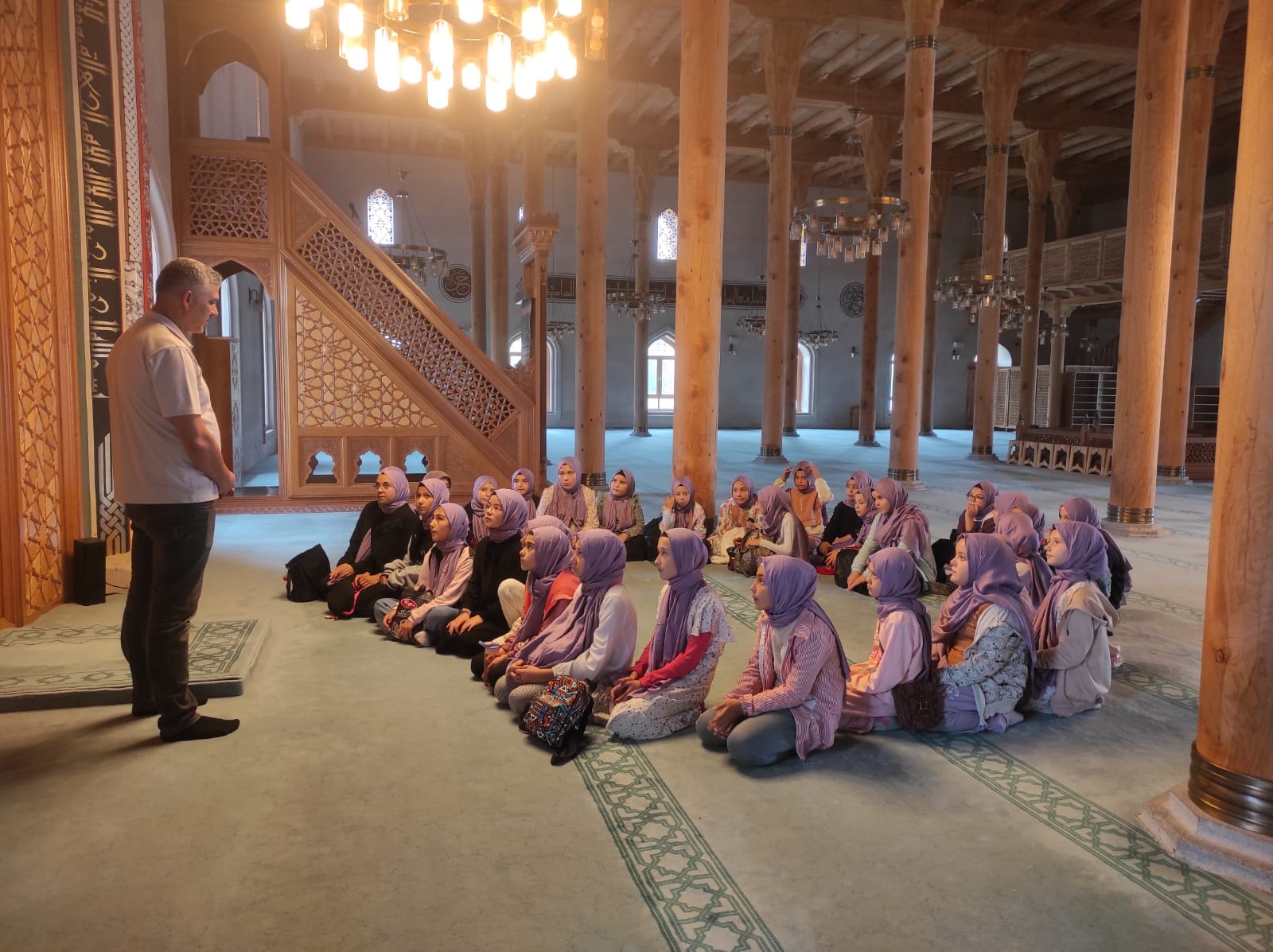 Afyonkarahisar Müftülüğünden Öğrencilere Dolu Dolu Gezi Programı