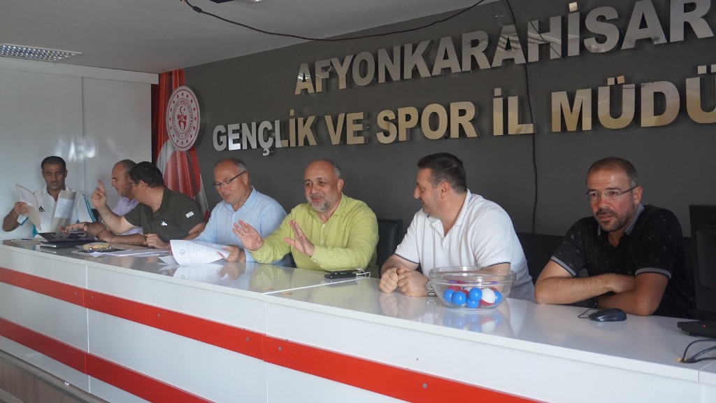 BÜYÜK KADINLAR KRİKET MÜSABAKALARI AFYON'DA BAŞLIYOR