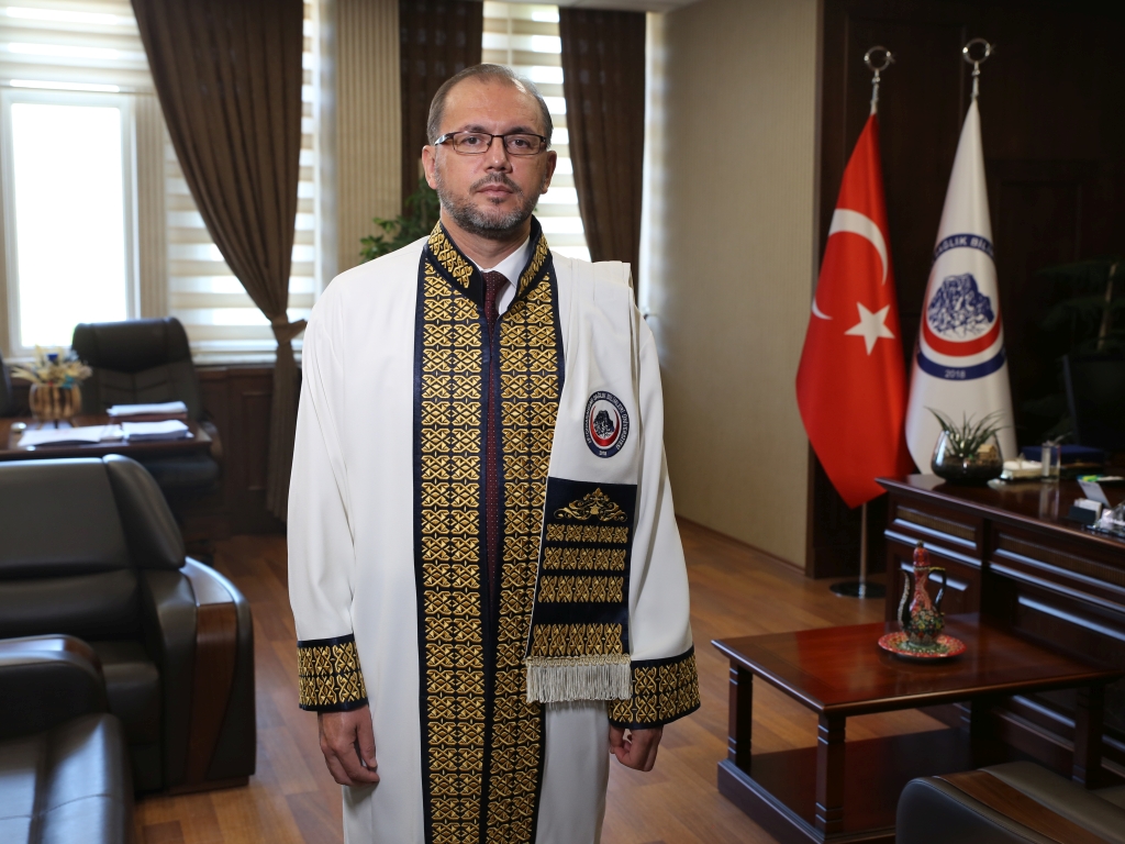 AFSÜ, DEVLET ÜNİVERSİTELERİ ARASINDA İLK 10'A GİRDİ