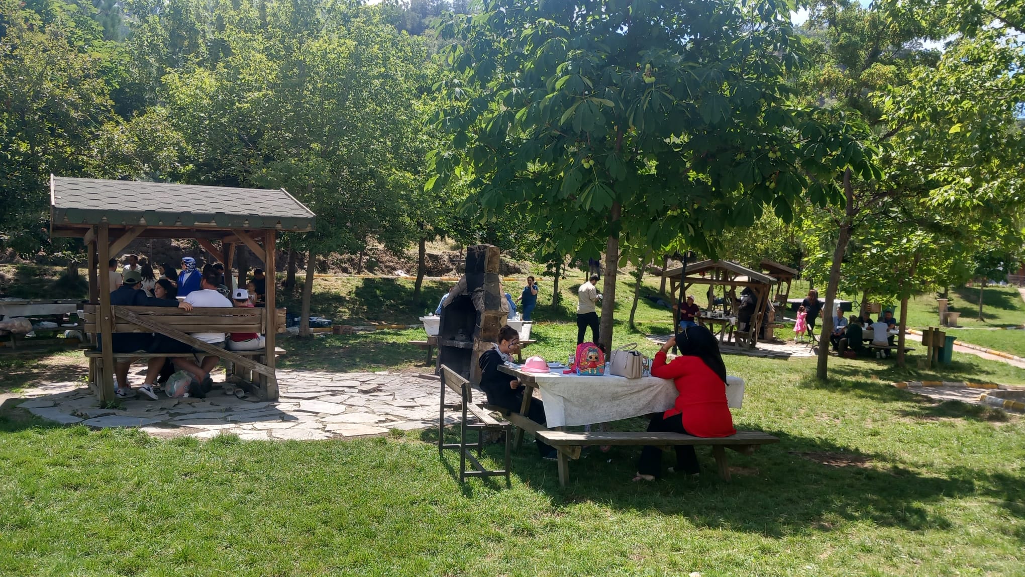 AGC ÇATISI ALTINDAKİ PİKNİK BAŞLADI