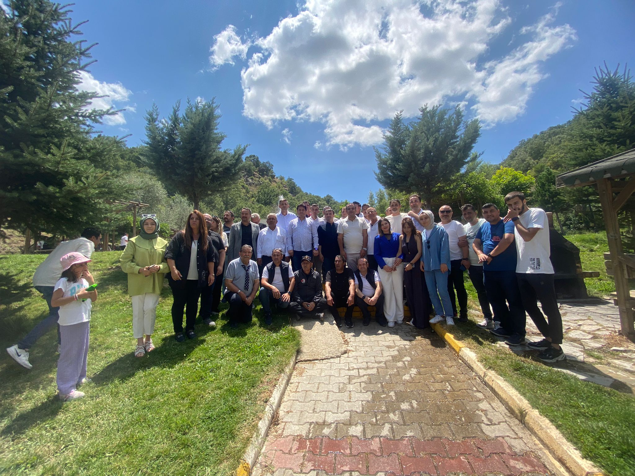 Afyon Gazeteciler Cemiyeti Taşoluk Mesire Alanında Buluştu