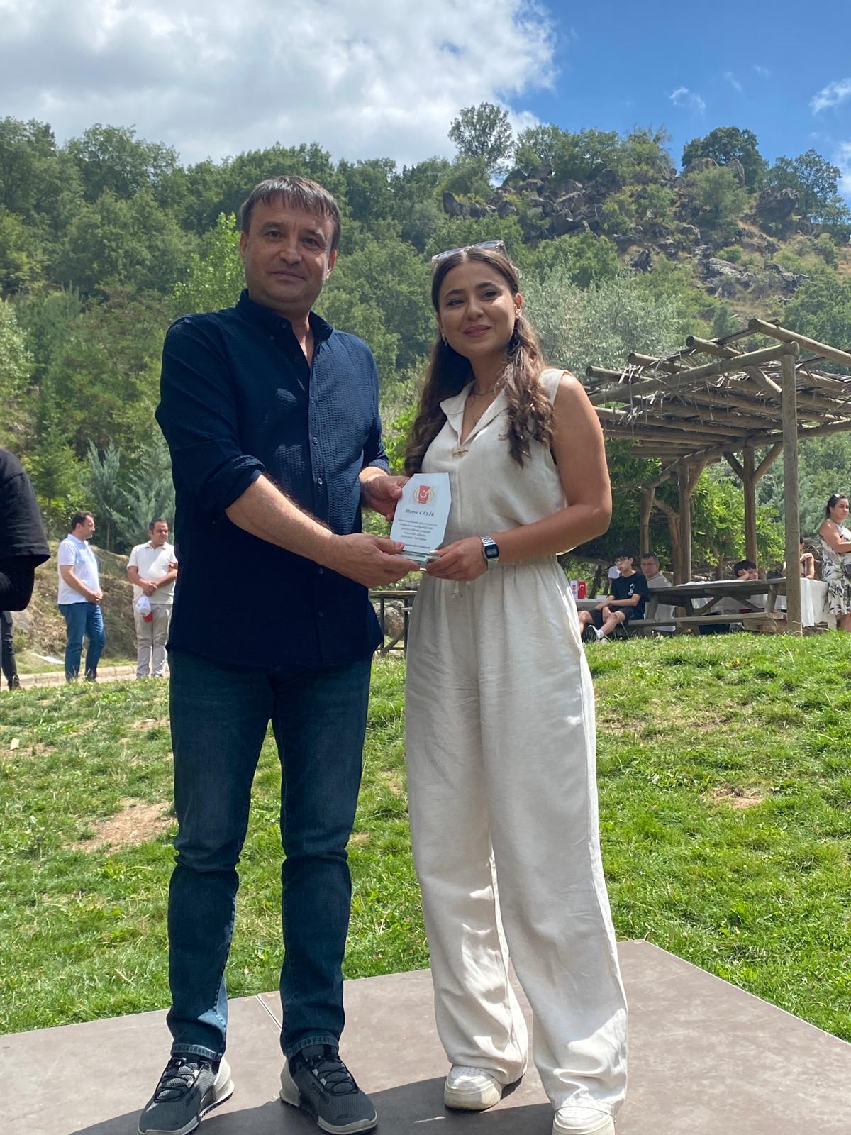 AGC'den Gazetecilere plaket