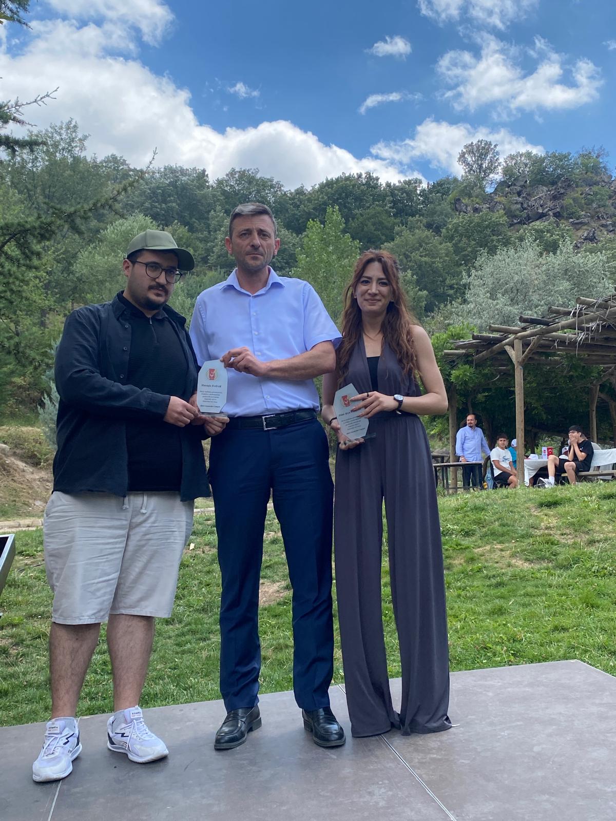 AGC'den Gazetecilere plaket