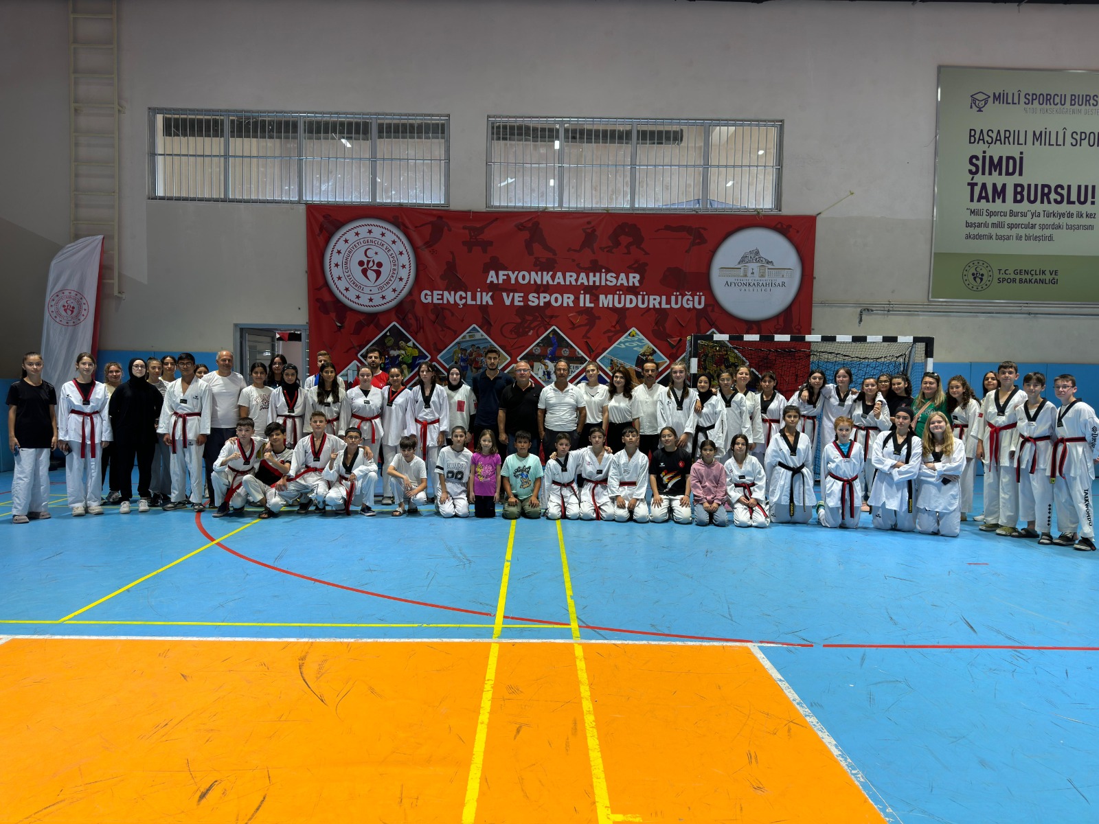 Taekwondo Yıldızlar İl Seçmesi Müsabakaları Çiğiltepe Spor Salonu'nda Başladı