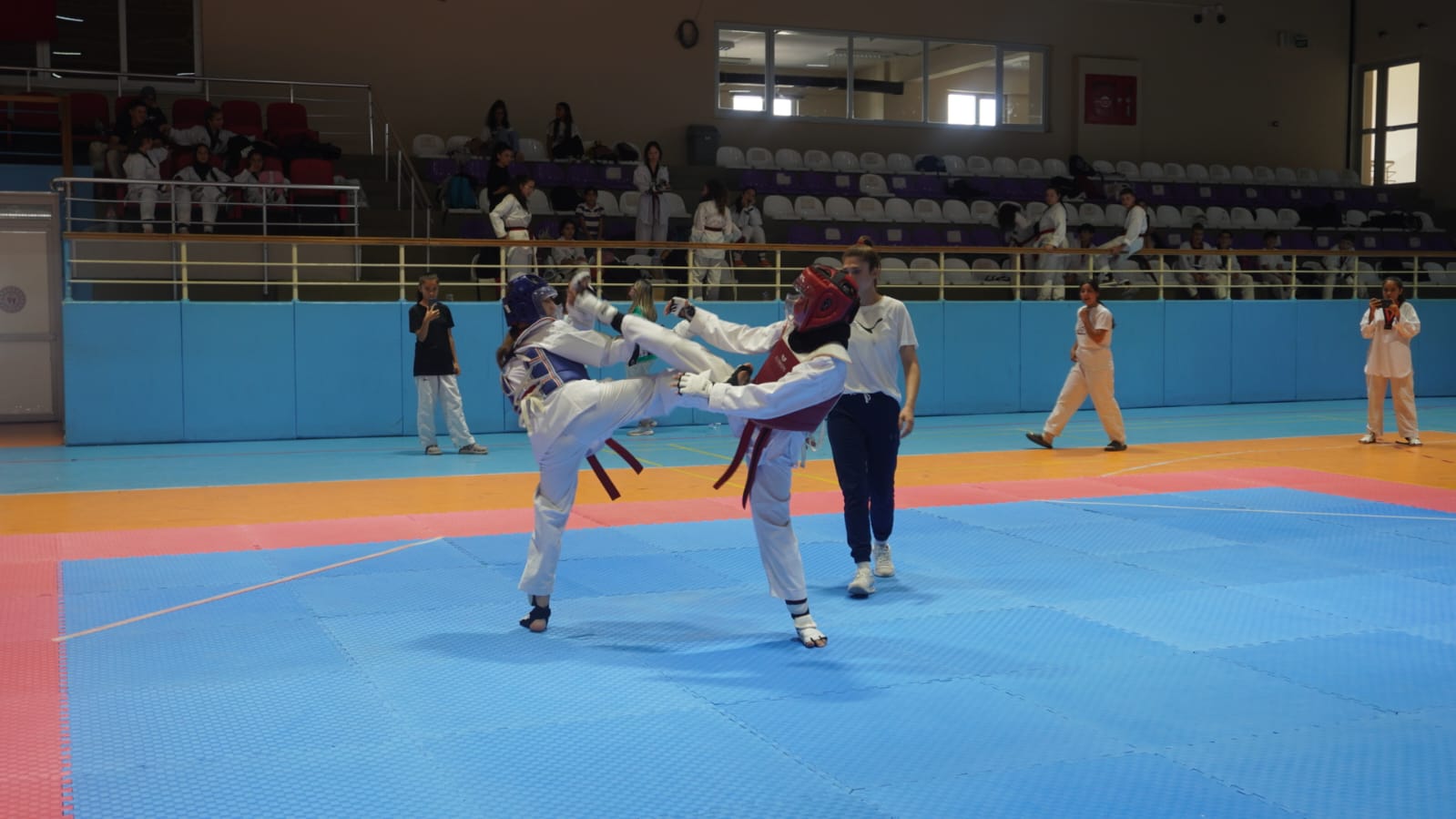 Taekwondo Yıldızlar İl Seçmesi Müsabakaları Çiğiltepe Spor Salonu'nda Başladı