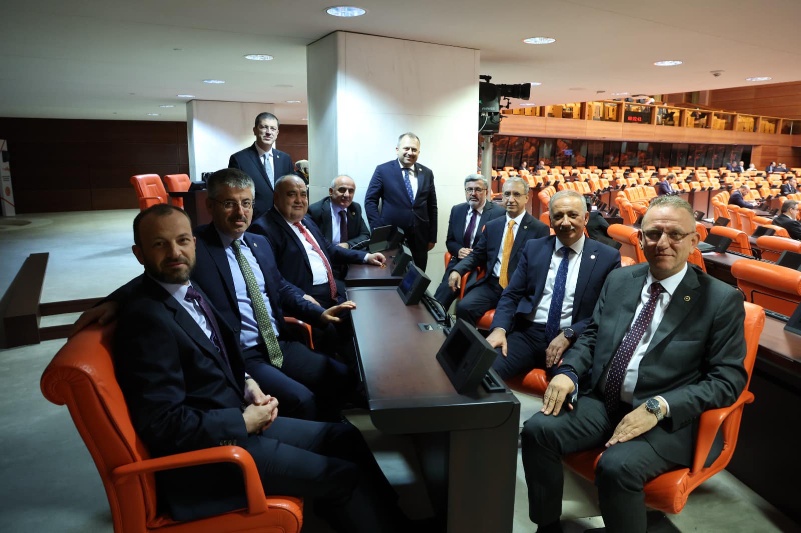 TBMM’de Tatil Yok Vekil Özkaya Yoğun Tempoyu Paylaştı