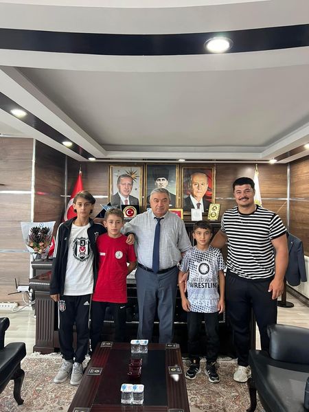 Galibiyet Kazanan Sporcuları Başkan Özaşkın Takdir Etti