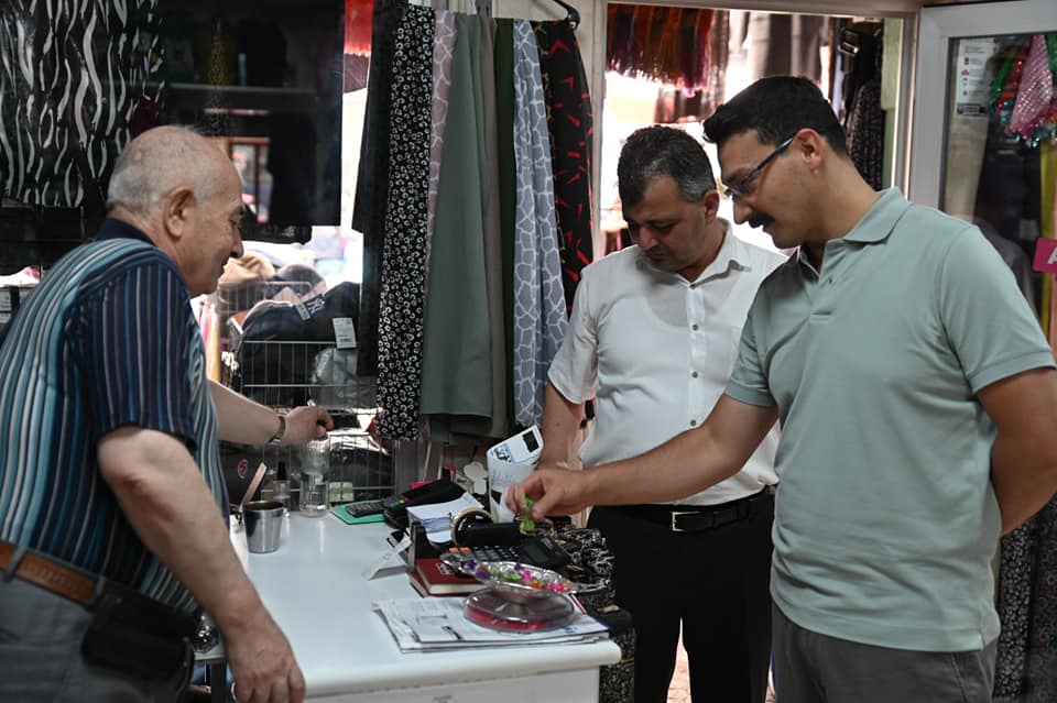BAŞKAN KOYUNCU’DAN KAYMAKAM AKGÜL’ E JEST