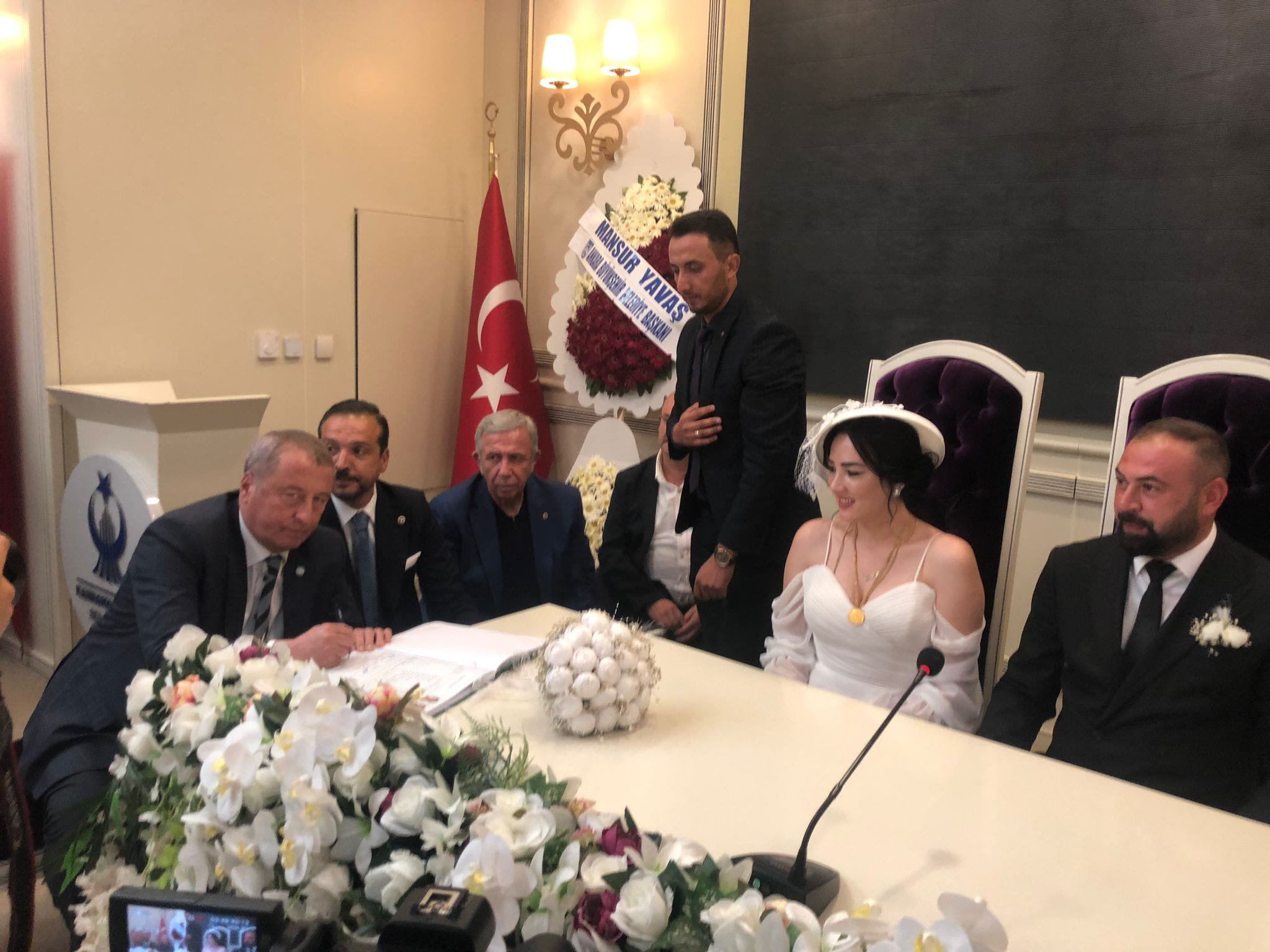 İYİ Partili Olgun Mutlu Günlerine Ortak oldu
