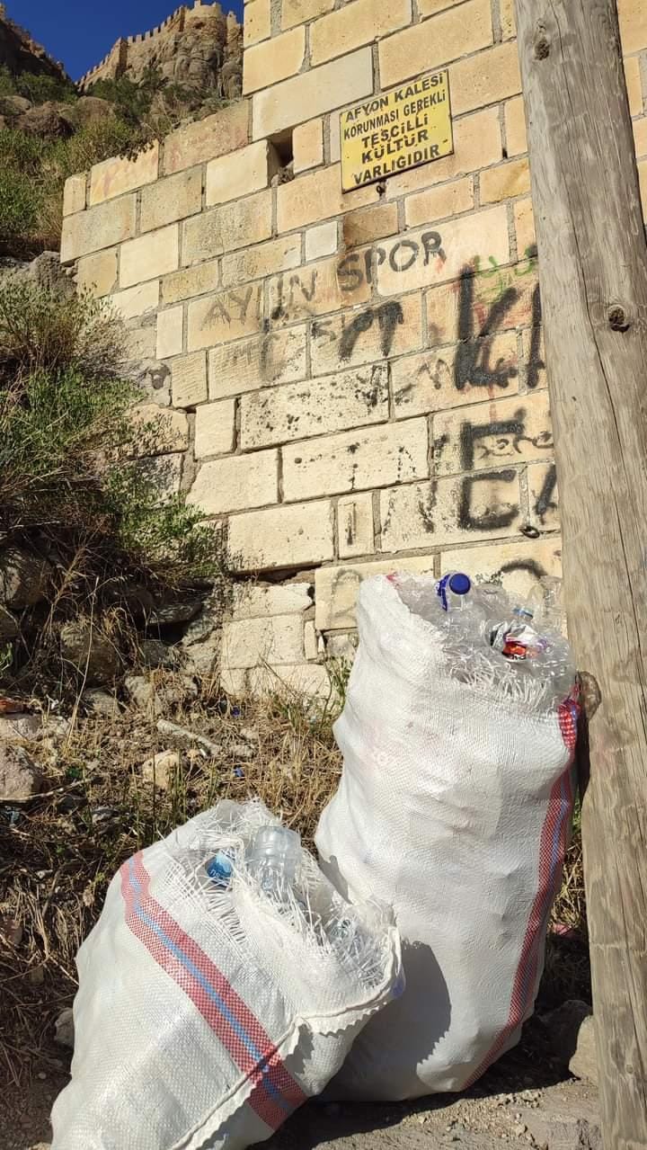 Üç Kafadar Gençten Örnek Davranış