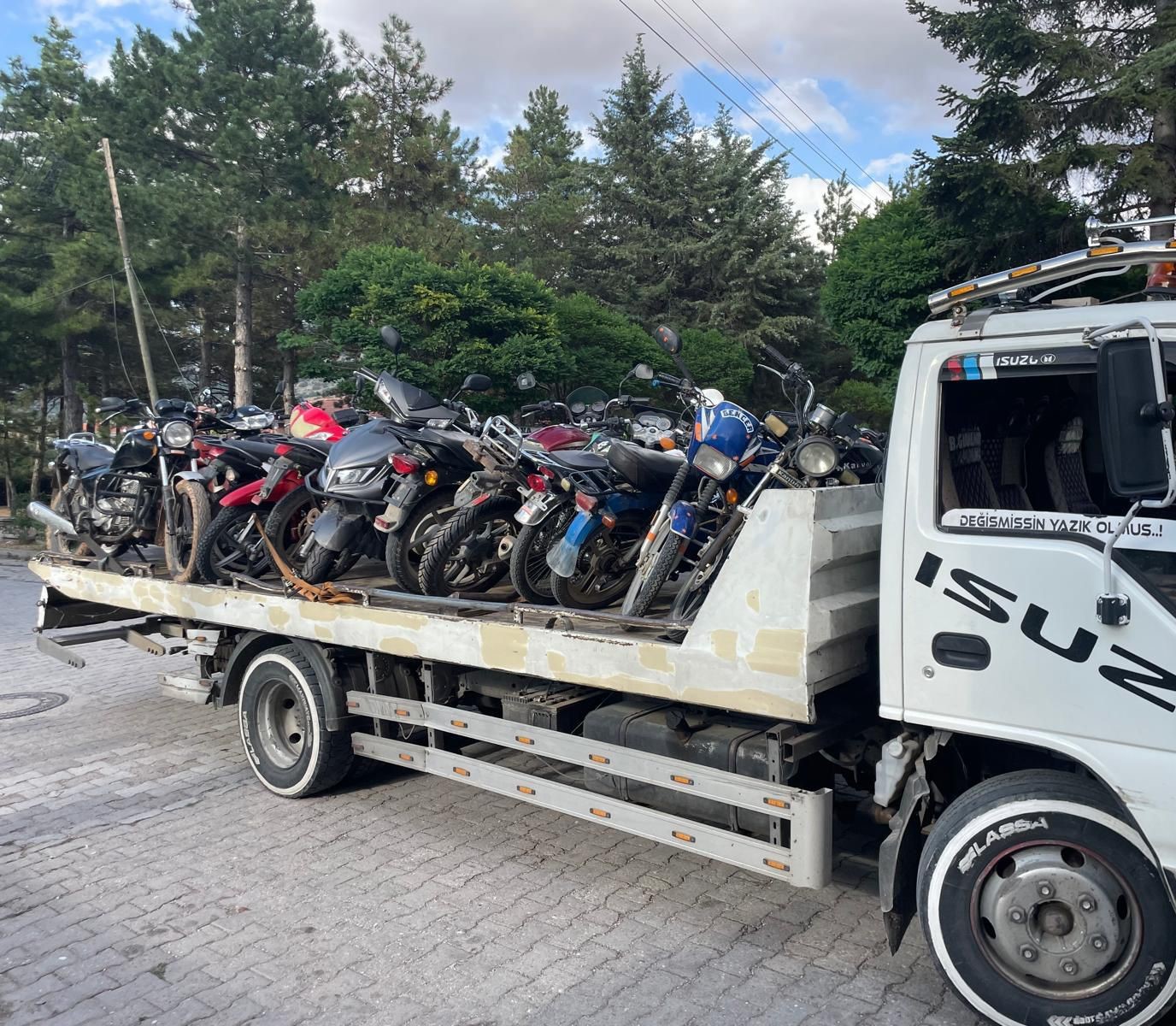 Bolvadin'de Trafik Denetimi: 29 Motosiklet Trafikten Men Edildi!
