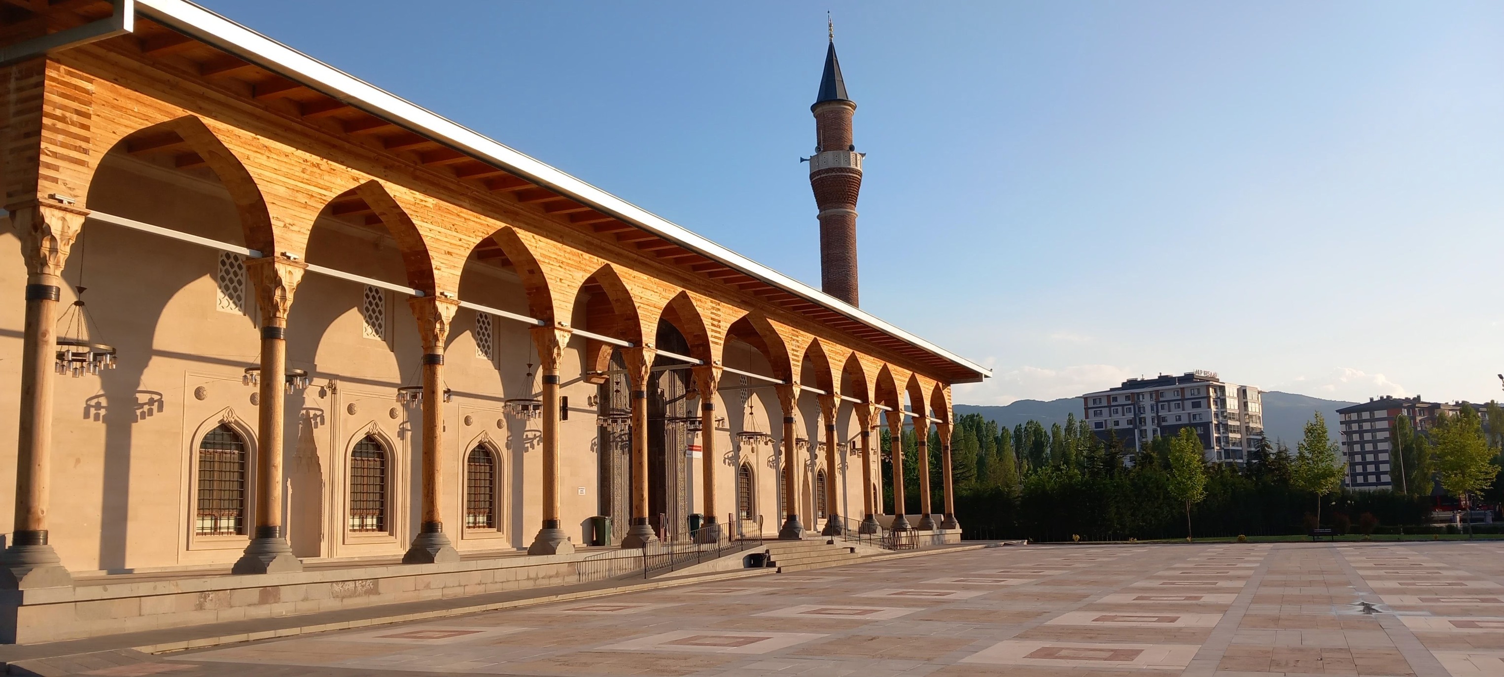 Paşa Camii’nde Ayrılık Hüznü Tecrübeli Din İnsanı Kılınç Veda Etti