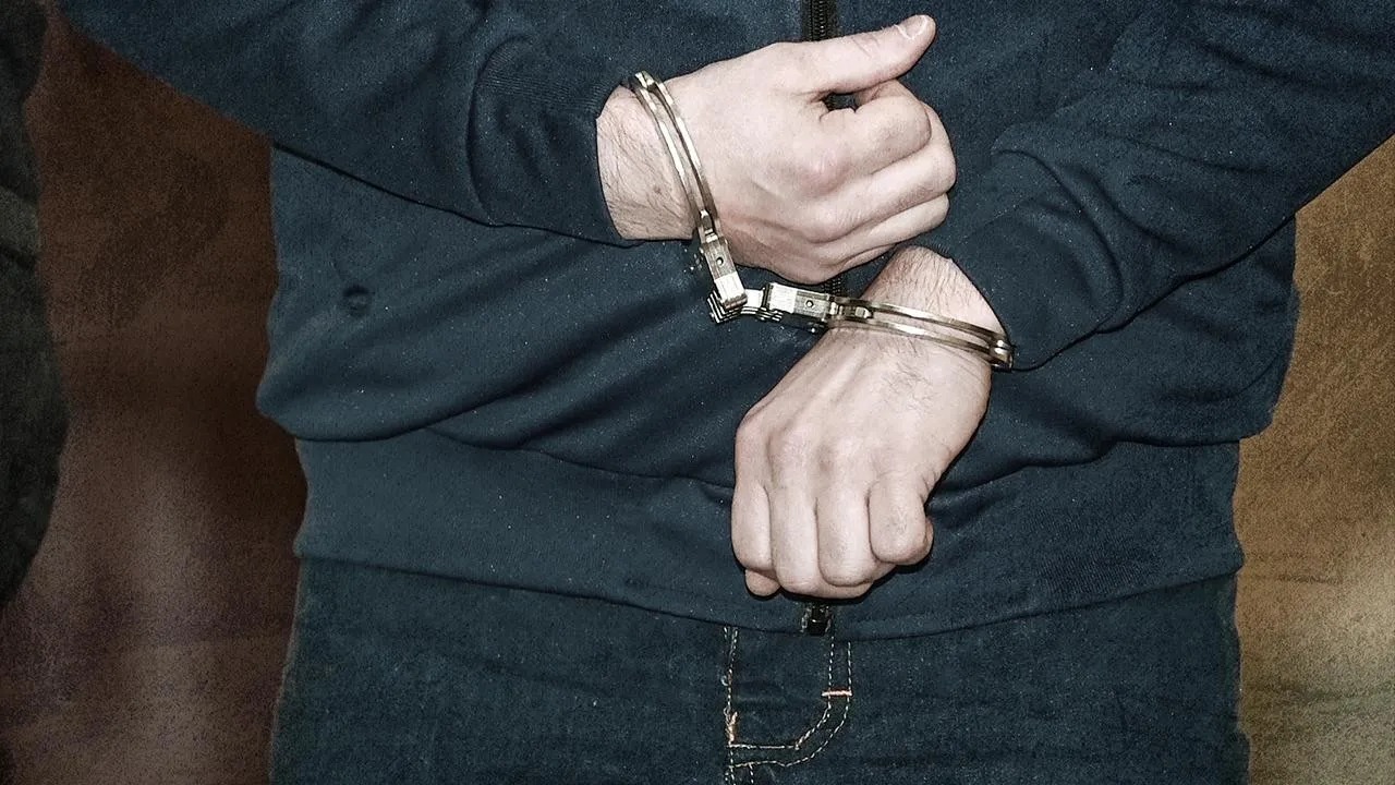 Interpol'ün kırmızı bültenle aradığı 3 isim Türkiye'de yakalandı