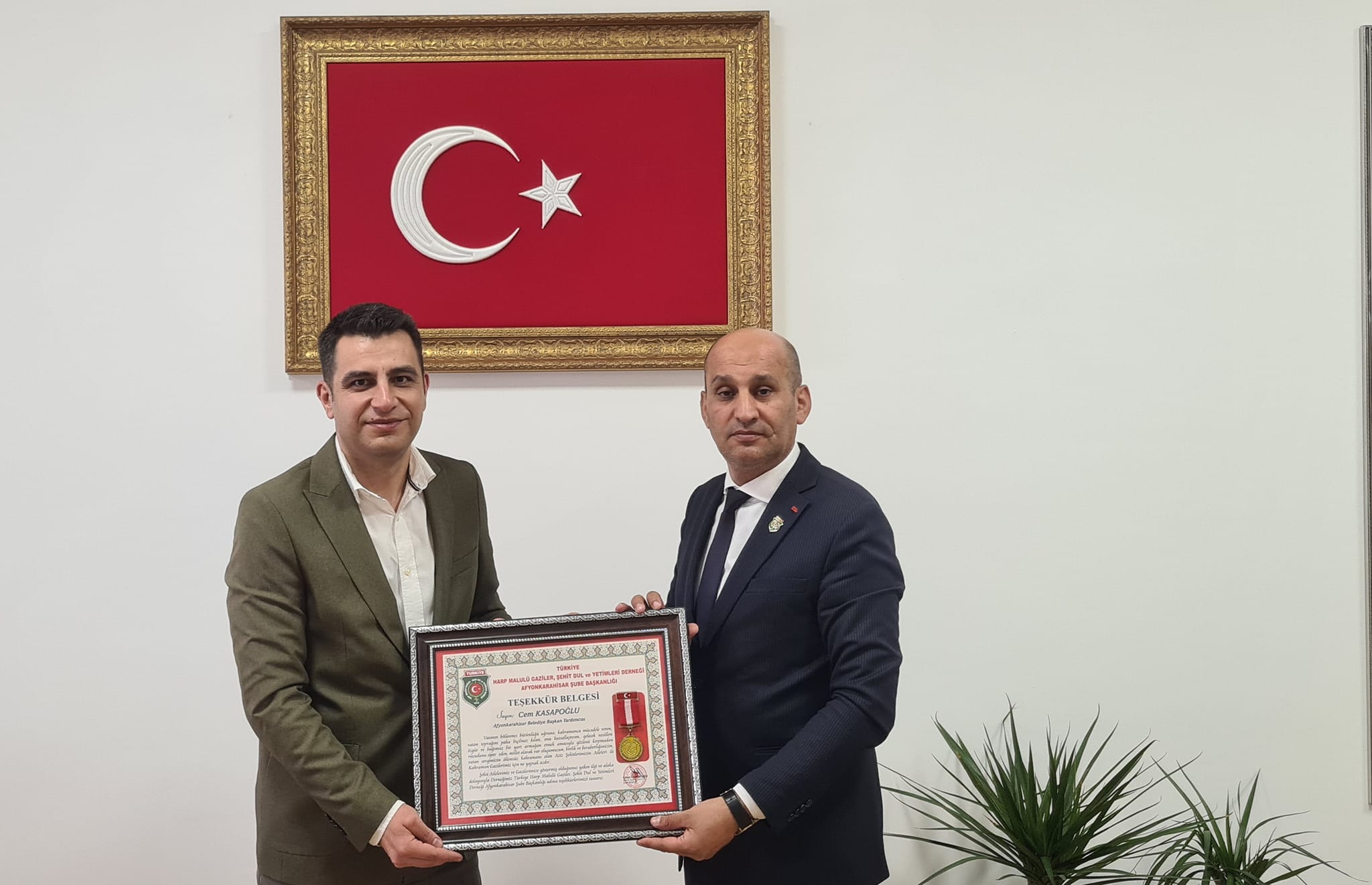 Şehit Aileleri ve Gaziler İçin Gözünü Budaktan Sakınmayan Başkan'dan Kasapoğlu'na Ziyaret