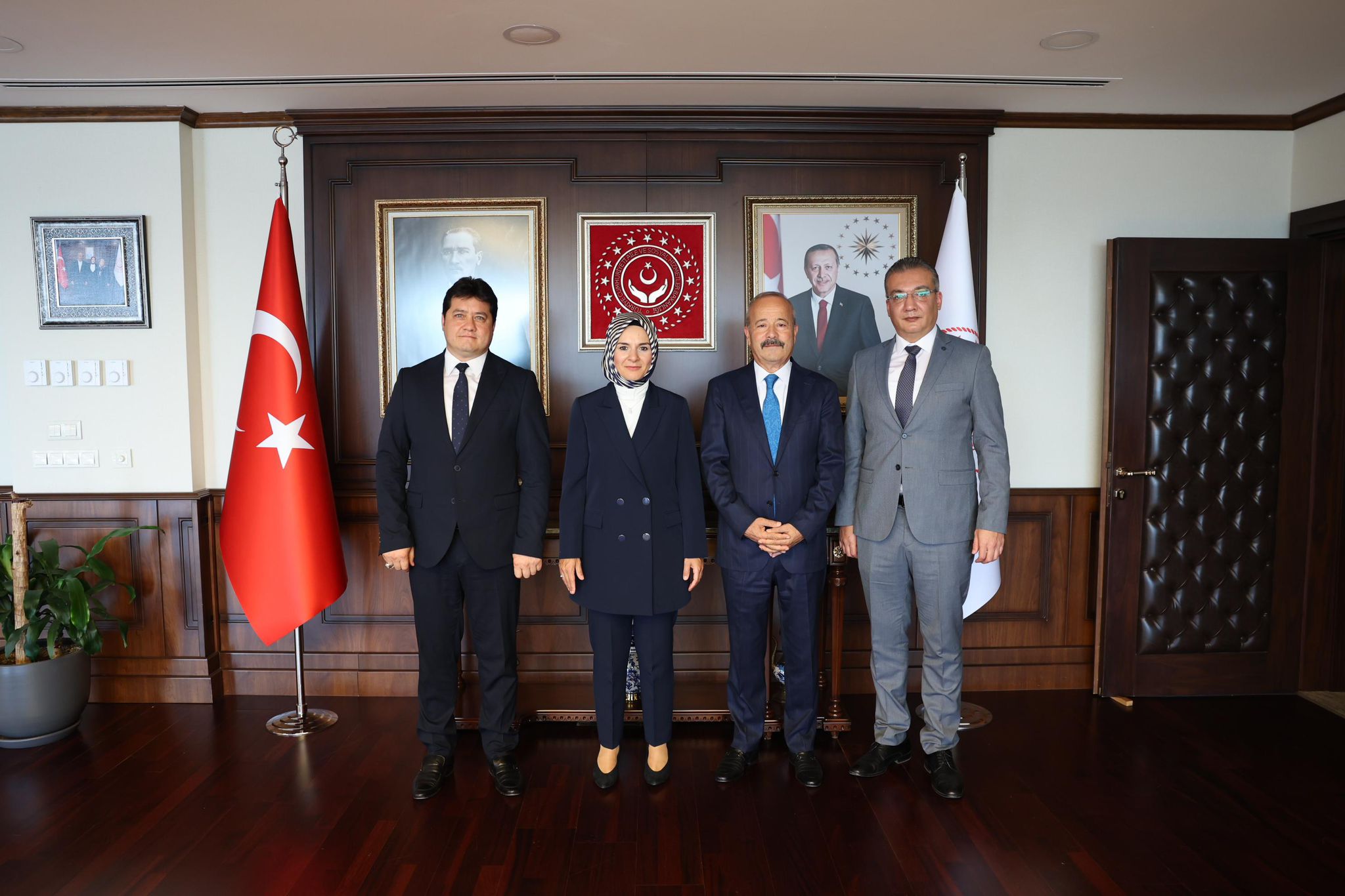 Bolvadin’e Huzurevi Yapılıyor! Bakan Göktaş'tan Destek Sözü