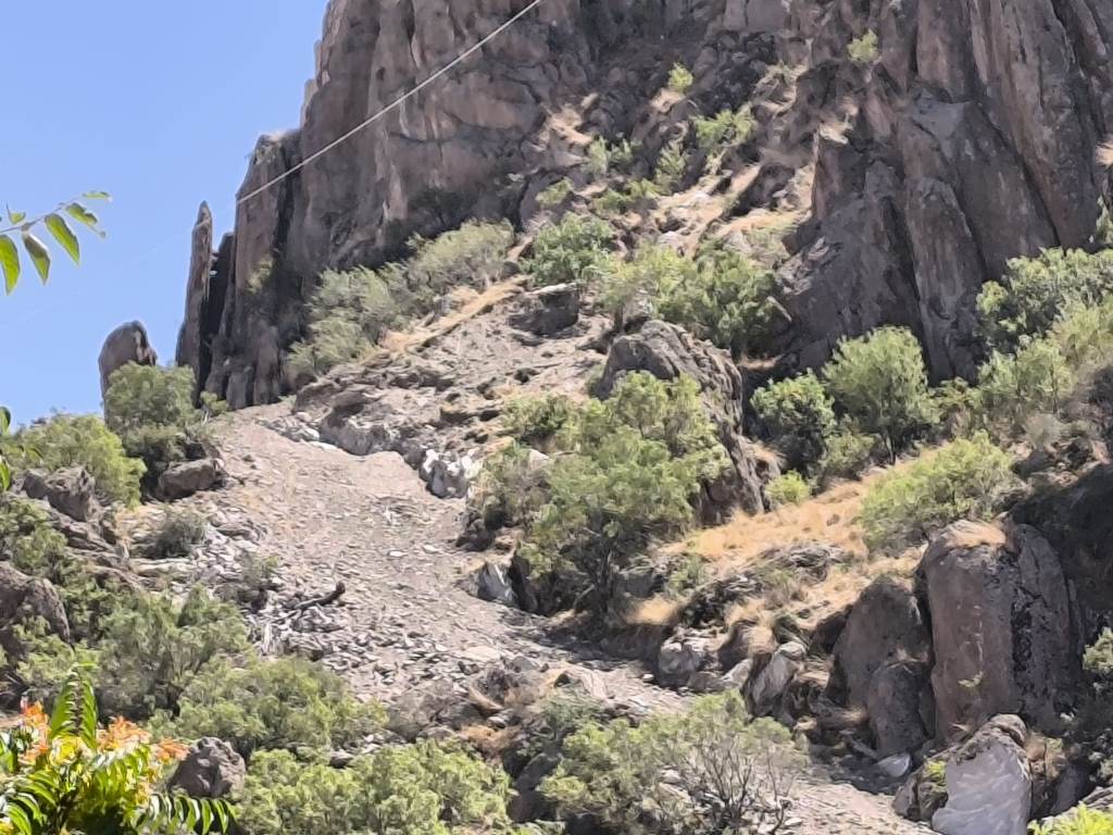 İLK BAKIŞTA HEYELAN OLDUĞU SANILDI