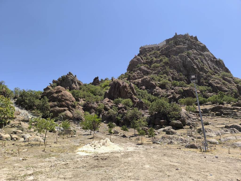 İLK BAKIŞTA HEYELAN OLDUĞU SANILDI