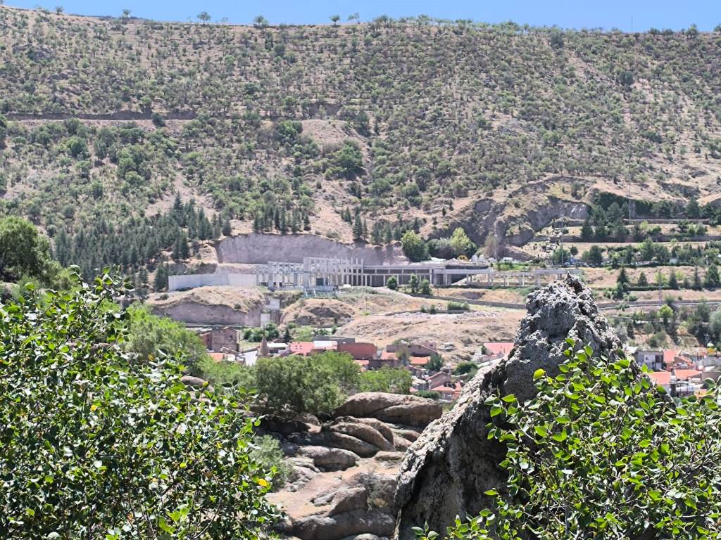 İLK BAKIŞTA HEYELAN OLDUĞU SANILDI