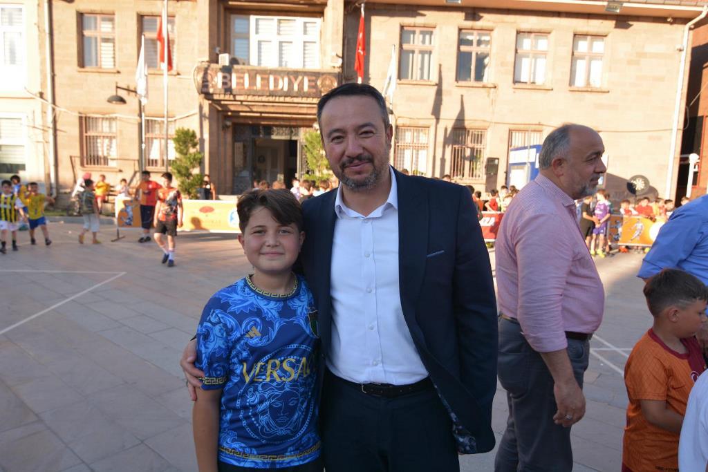 SOKAK FUTBOLU TURNUVASI 15 TEMMUZ DEMOKRASİ MEYDANI'NDA BAŞLADI