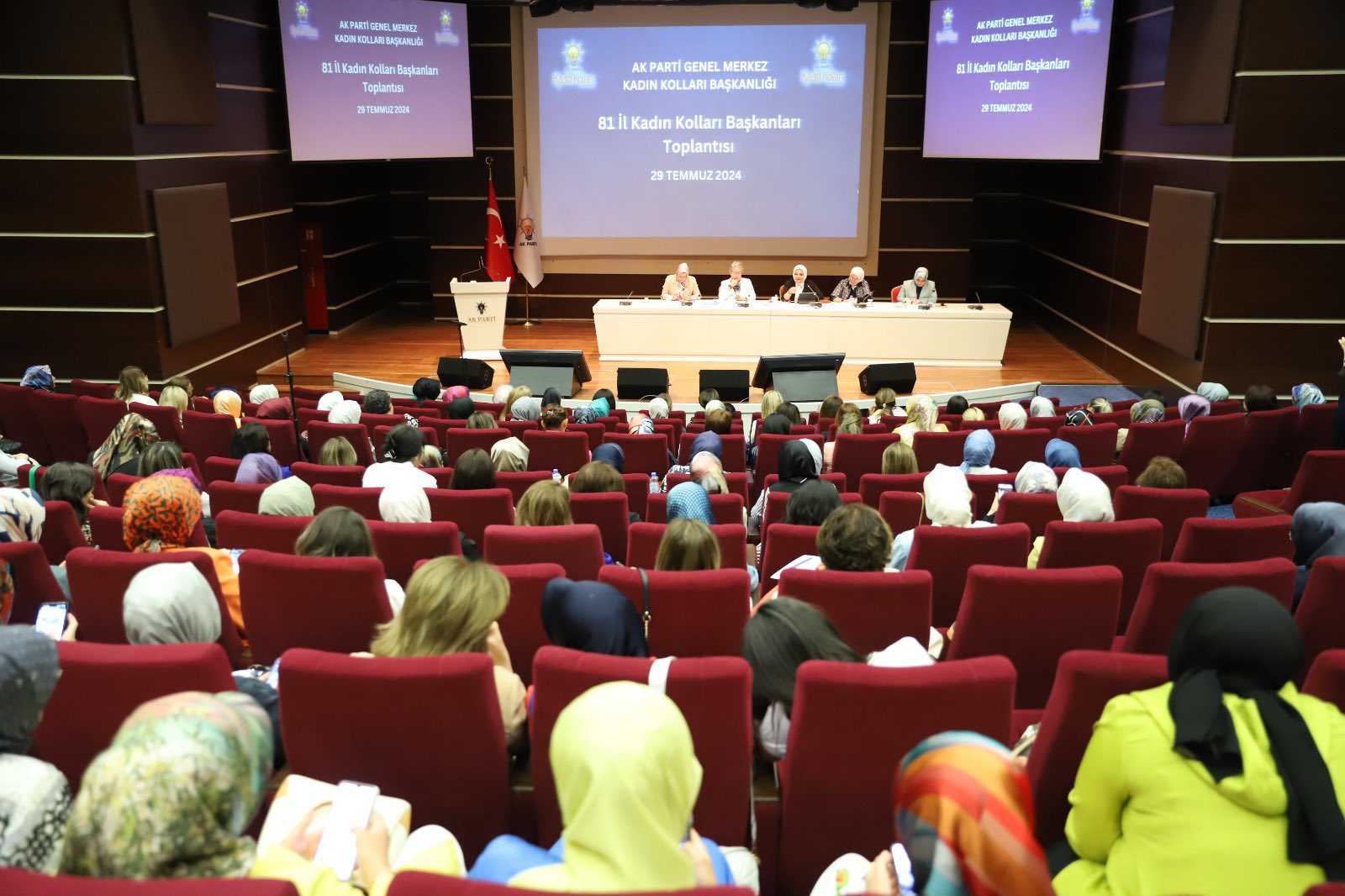 Afyon’un AK Kadınlarını Ankara’da Başkan Ertürk Temsil Etti