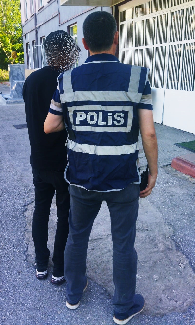 AFYON'DA CEZAEVİNDEN KAÇAN HÜKÜMLÜ YAKALANDI