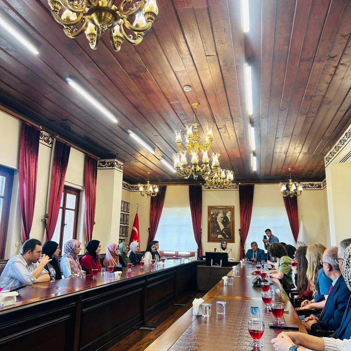 VALİ YİĞİTBAŞI'NDAN DERECEYE GİREN ÖĞRENCİLERE BÜYÜK DESTEK