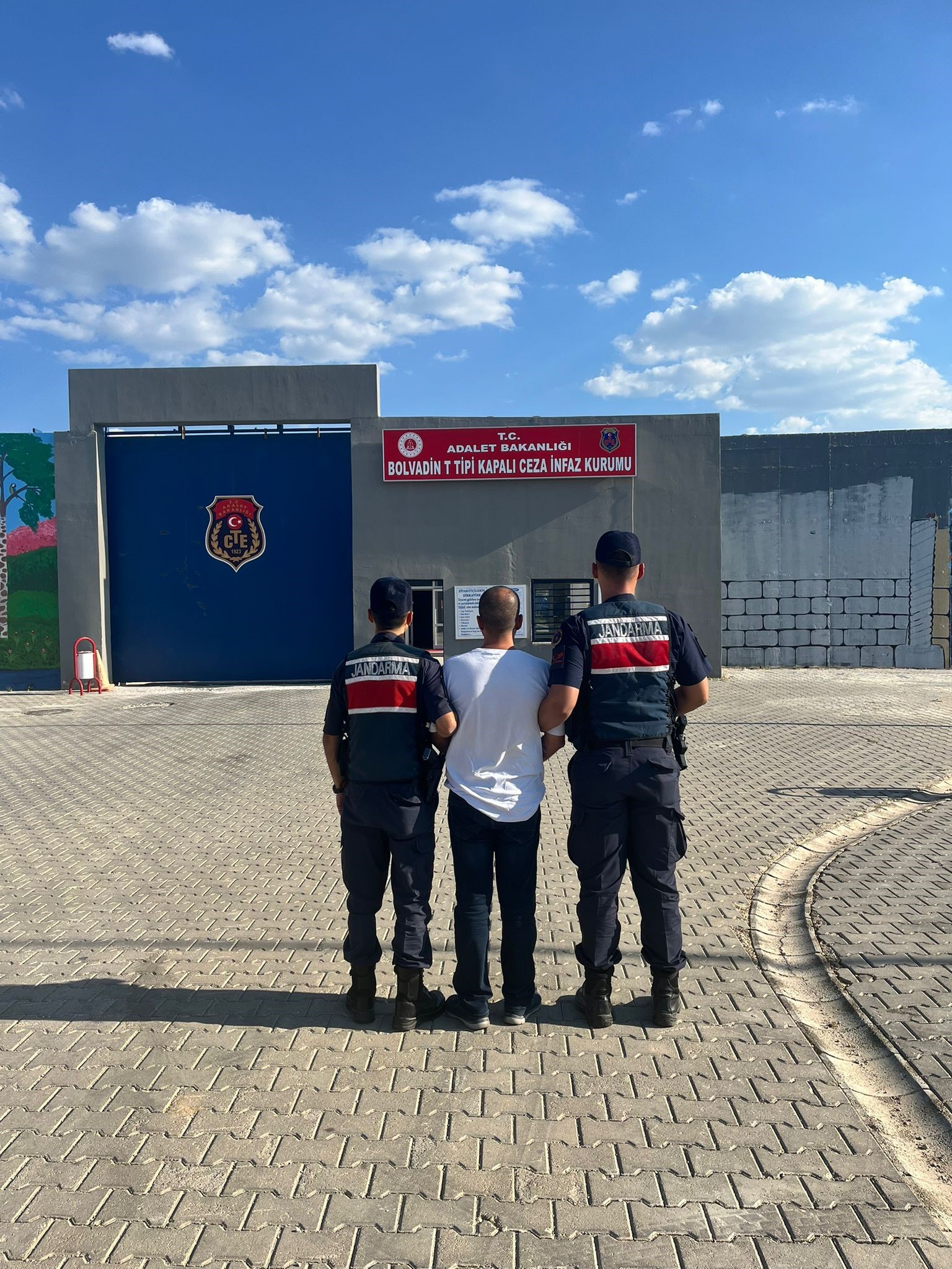3 YIL 9 AY HAPİS CEZASIYLA ARANAN ŞAHIS YAKALANDI