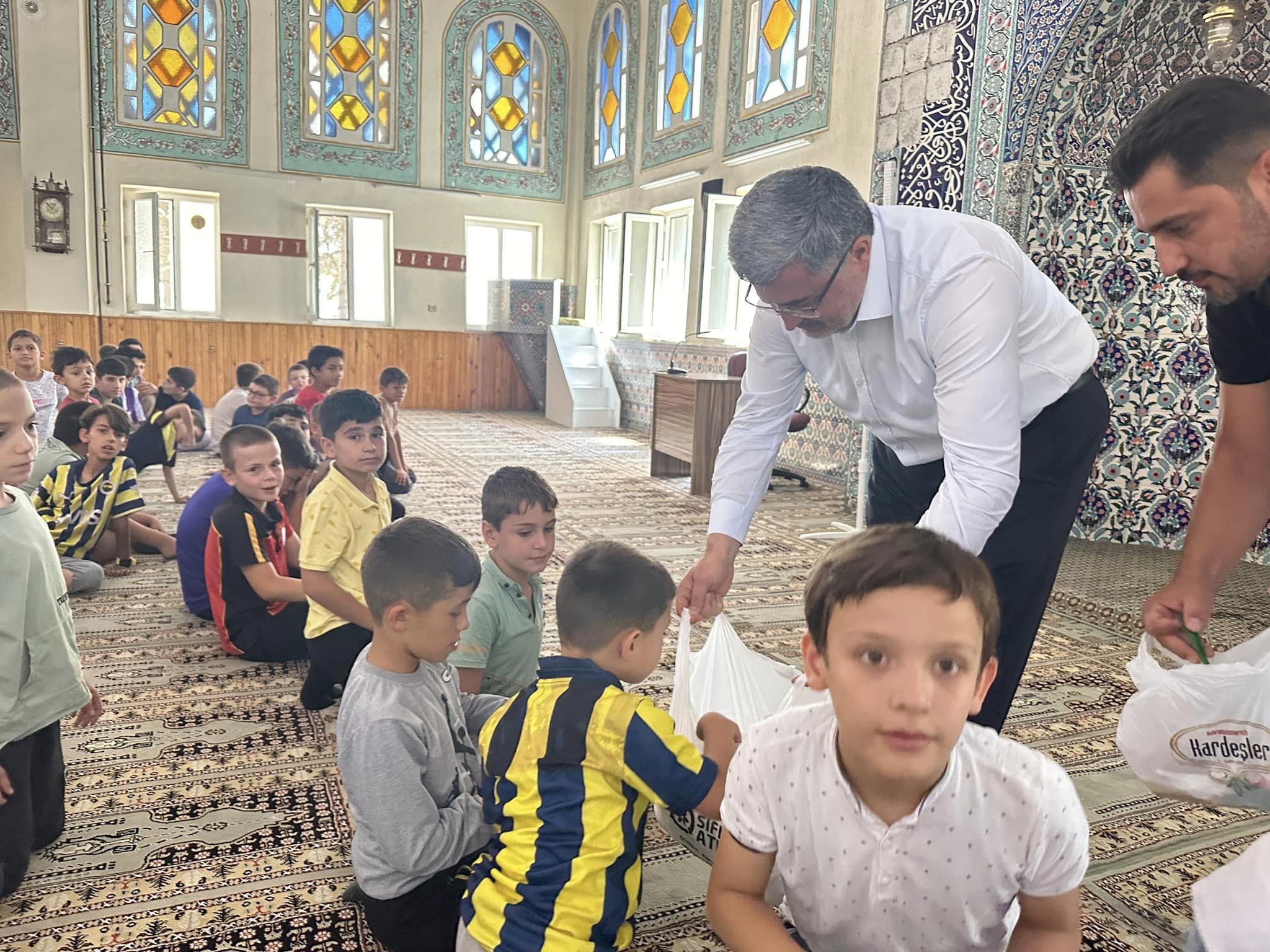 Milletvekili Ali Özkaya'dan Yaz Kuran Kursu Ziyareti
