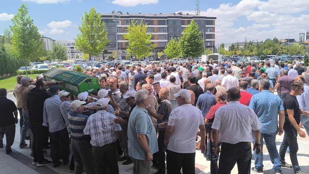 İBRAHİM MEYDANOĞLU SON YOLCULUĞUNA UĞURLANDI