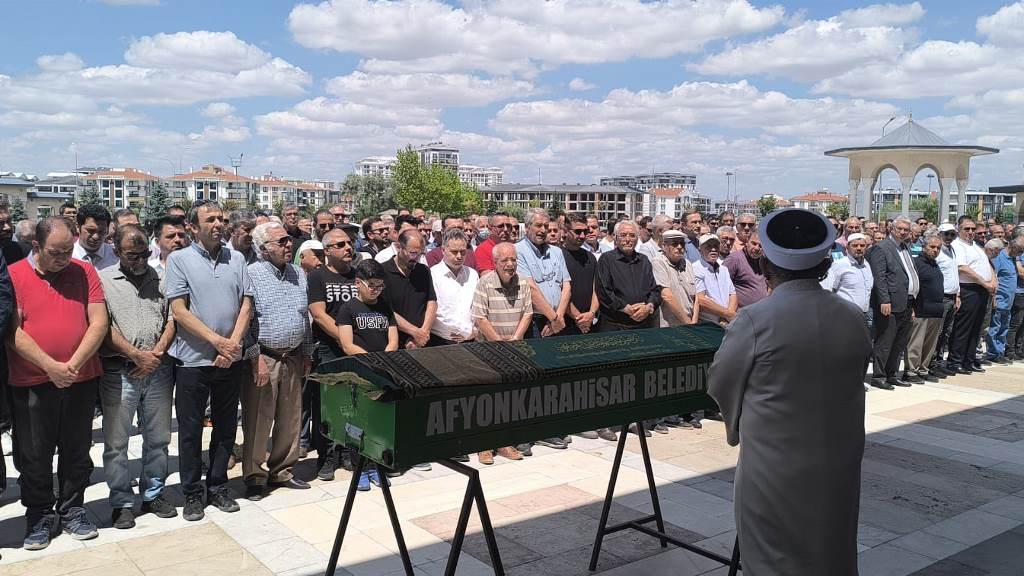 İBRAHİM MEYDANOĞLU SON YOLCULUĞUNA UĞURLANDI